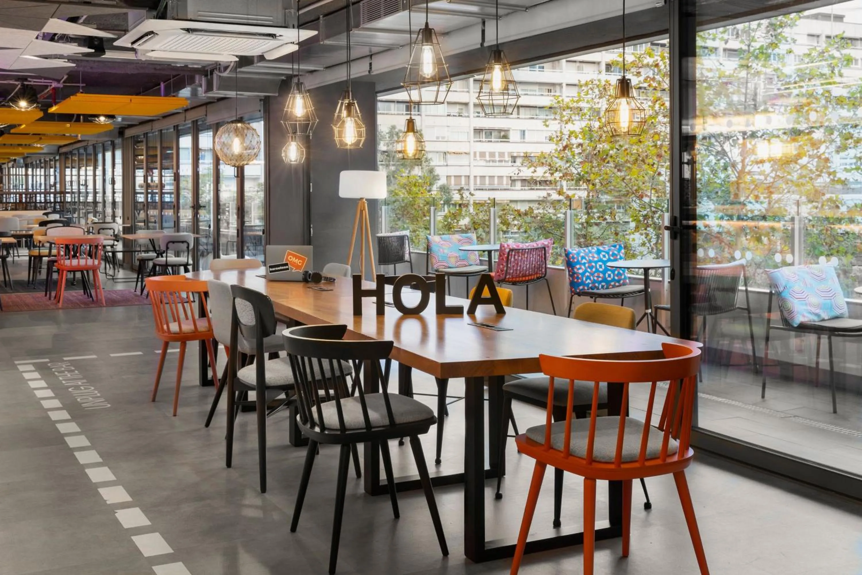 Restaurant/places to eat in Moxy Barcelona