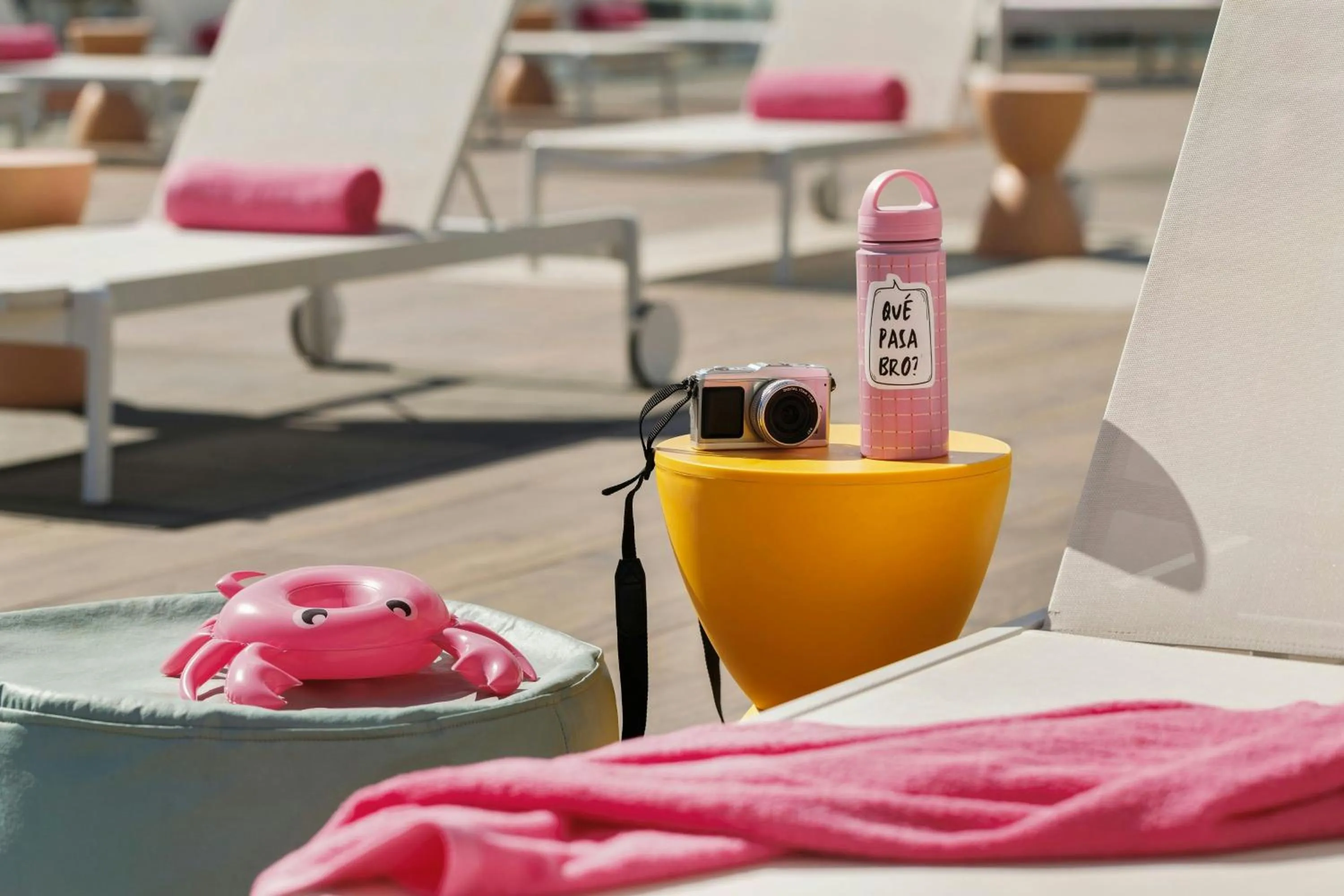 Swimming pool in Moxy Barcelona