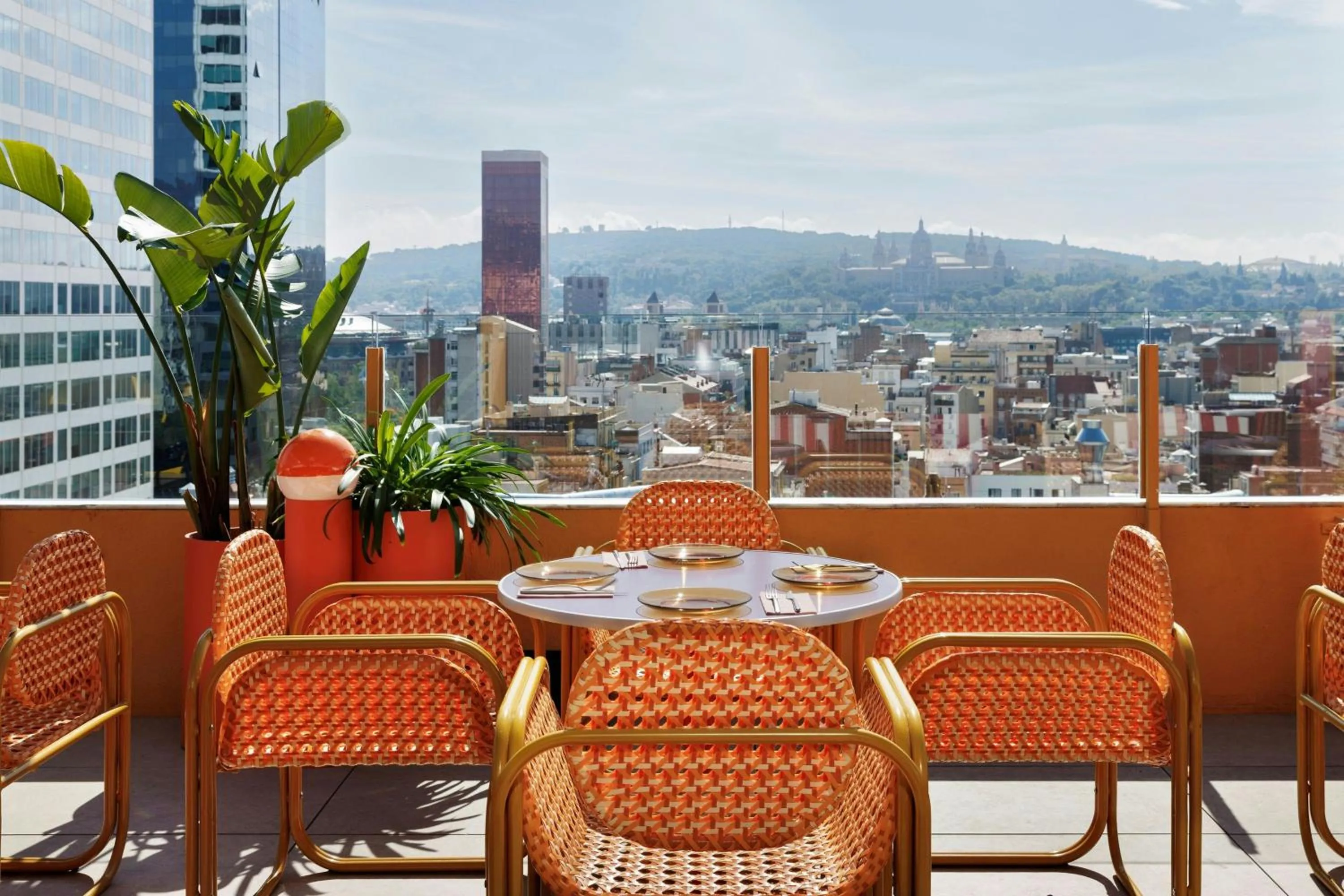 Restaurant/places to eat in Moxy Barcelona