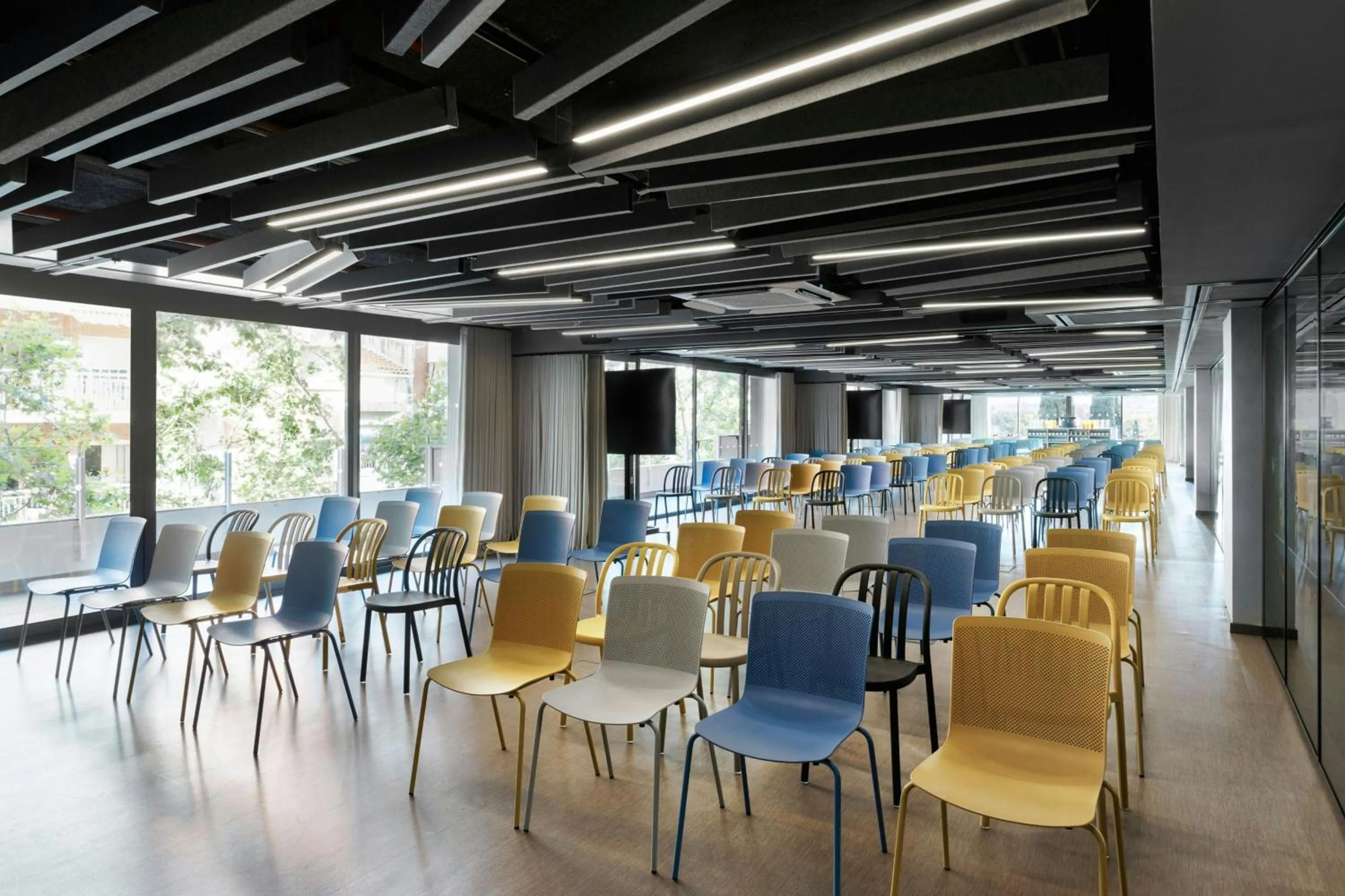 Meeting/conference room in Moxy Barcelona