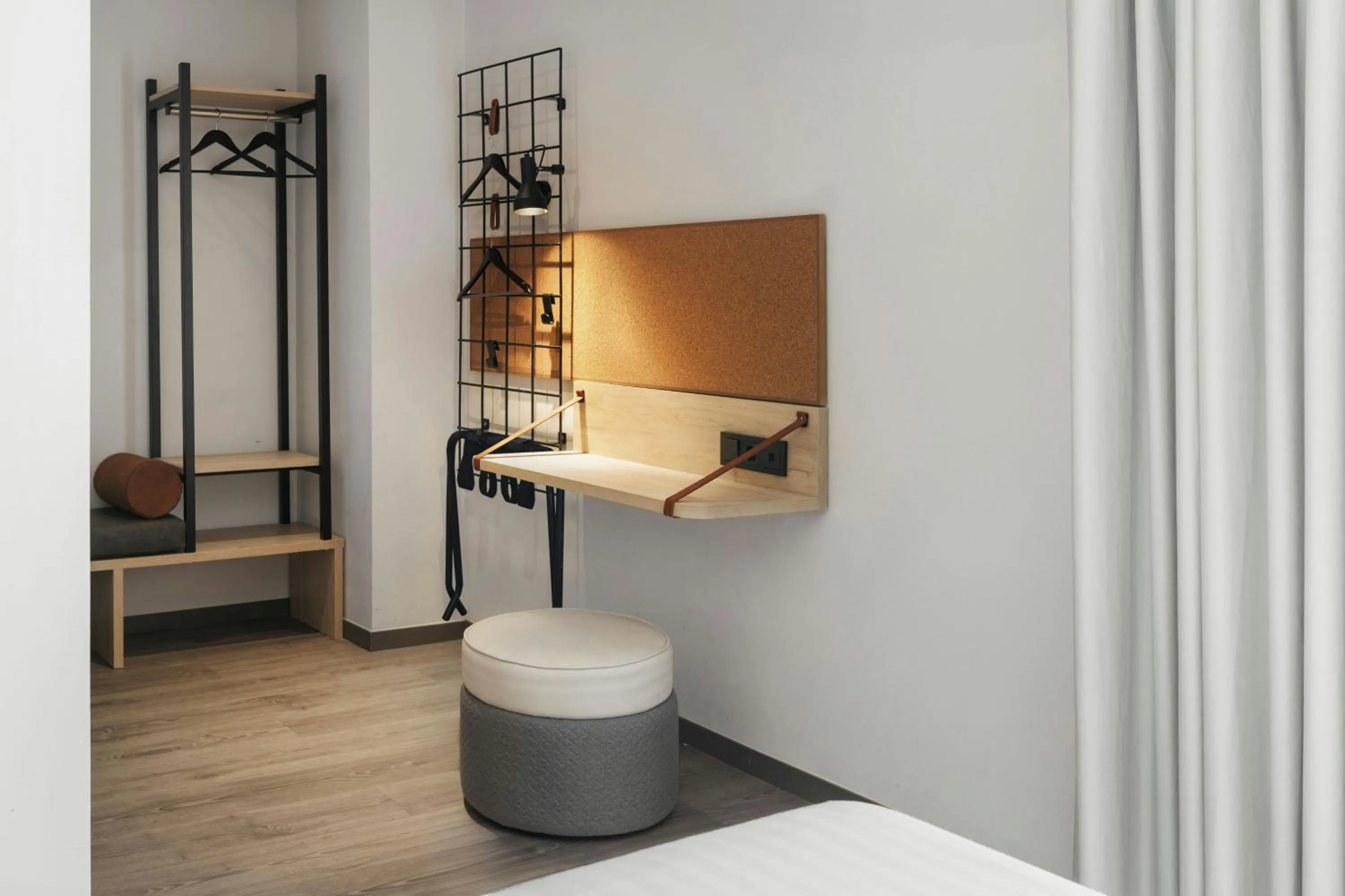 Photo of the whole room, Bed in Moxy Barcelona