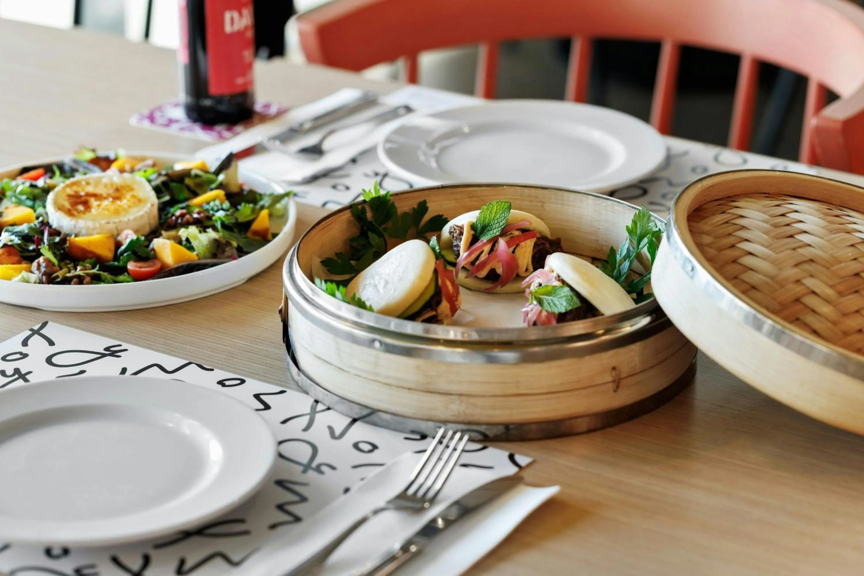 Restaurant/places to eat in Moxy Barcelona