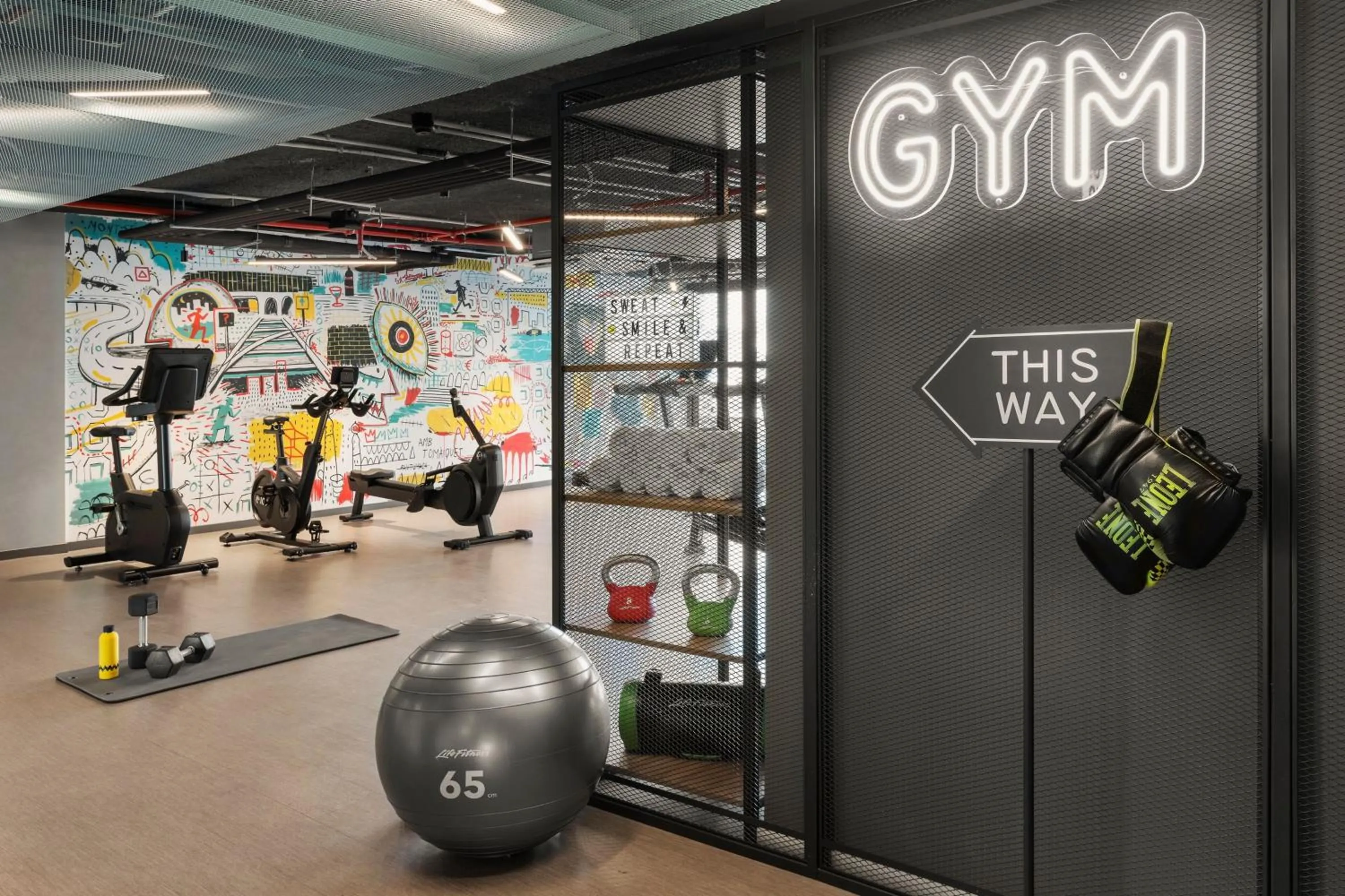 Fitness centre/facilities in Moxy Barcelona