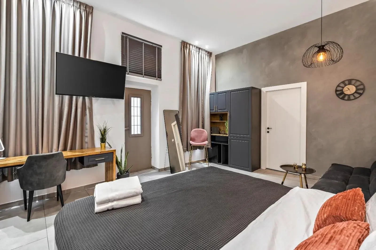Deluxe Queen Suite - single occupancy in Old City Boutique - By La Finca Hotels Deluxe Queen Suite - single occupancy in Old City Boutique - By La Finca Hotels