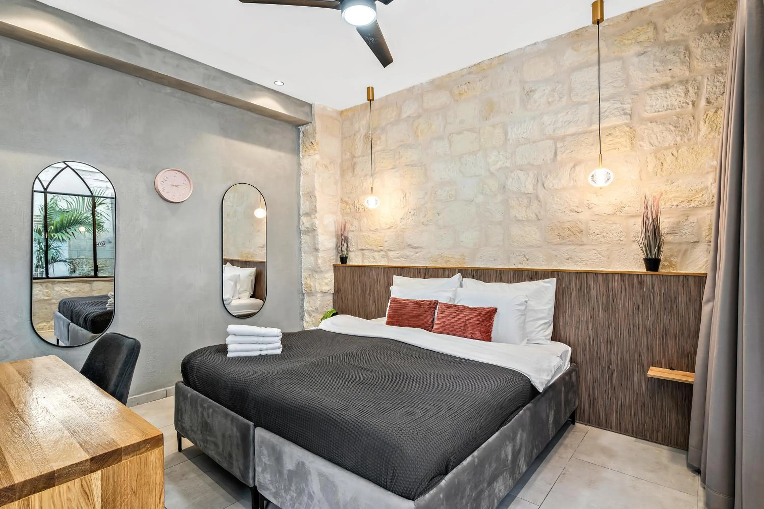 Bed in Old City Boutique - By La Finca Hotels