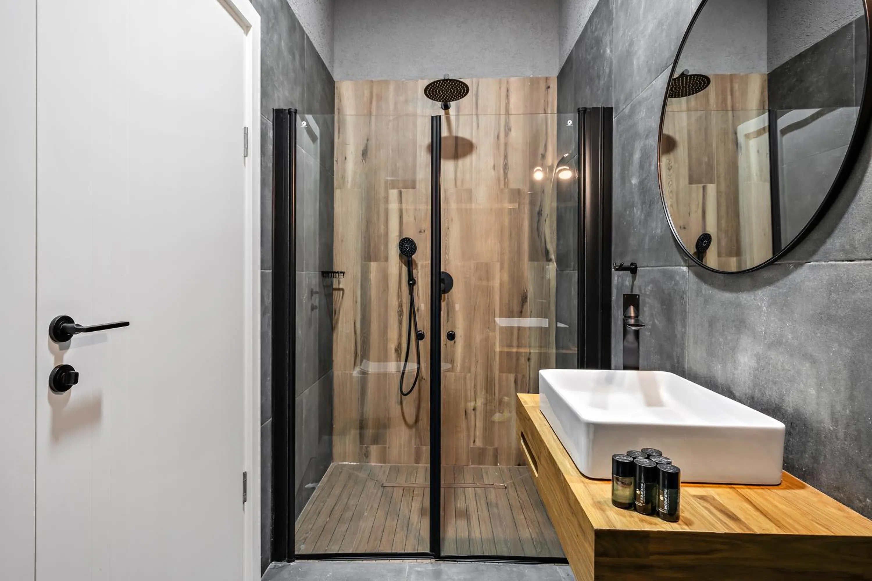 Shower in Old City Boutique - By La Finca Hotels