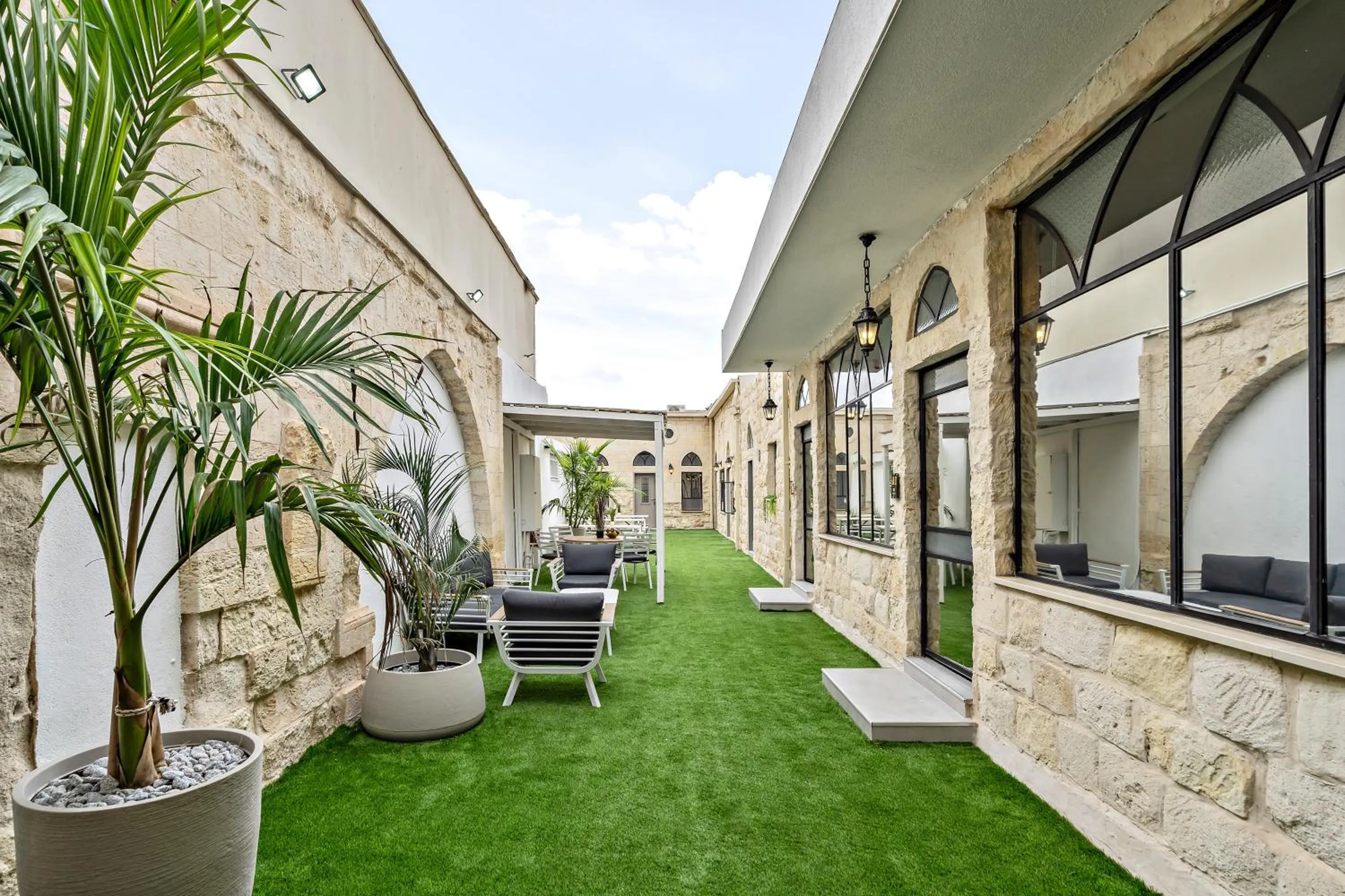 Garden in Old City Boutique - By La Finca Hotels