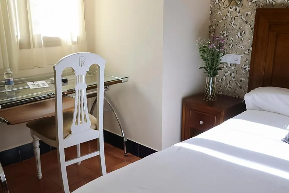 Bed in Hotel Rosaleda Don Pedro