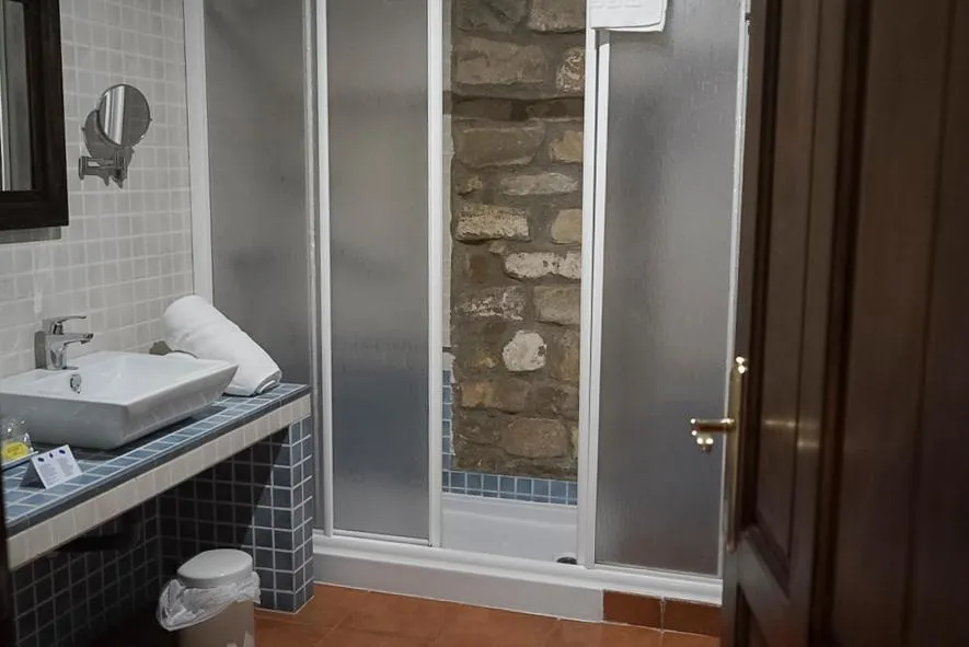 Bathroom in Hotel Rosaleda Don Pedro