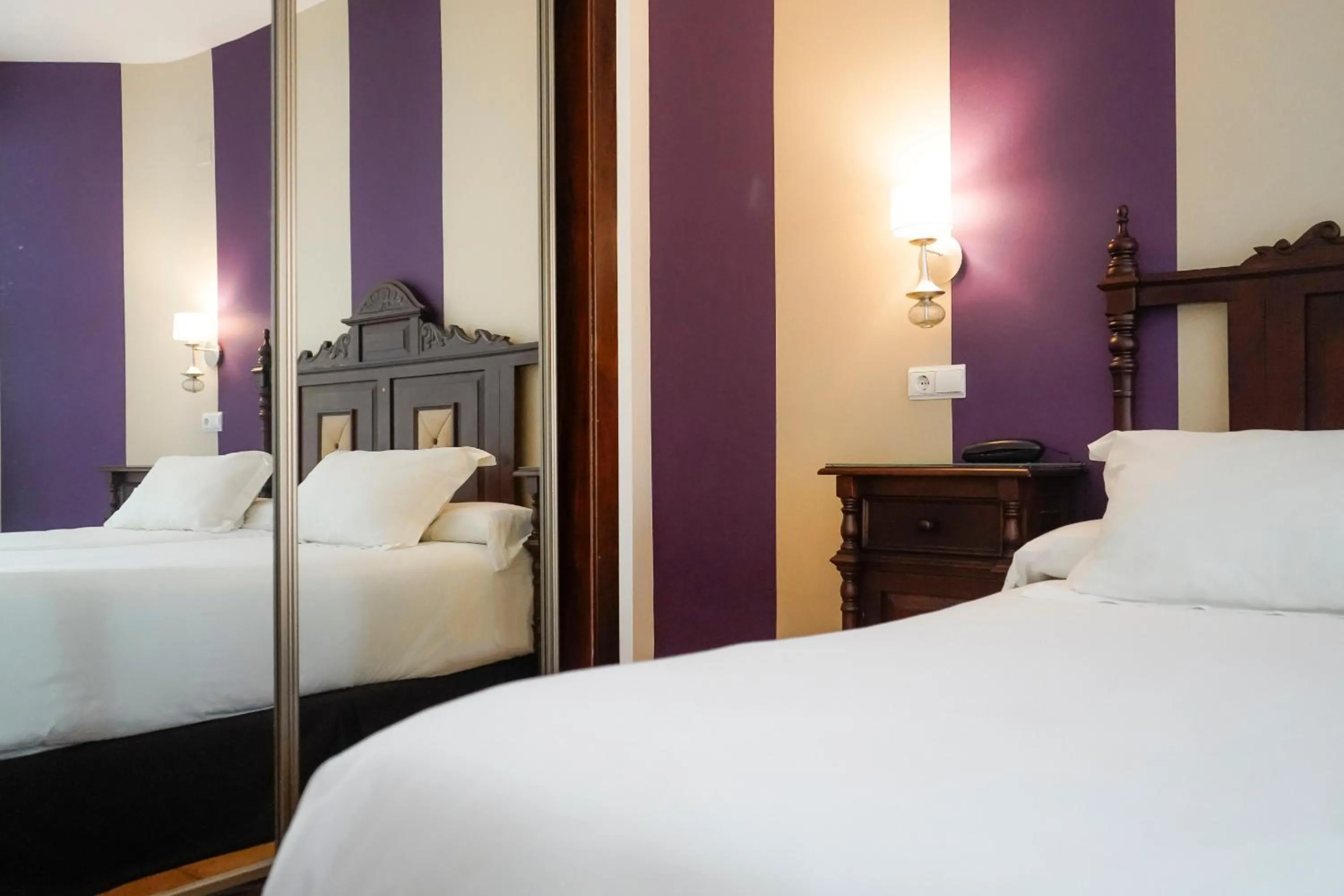 Bed in Hotel Rosaleda Don Pedro