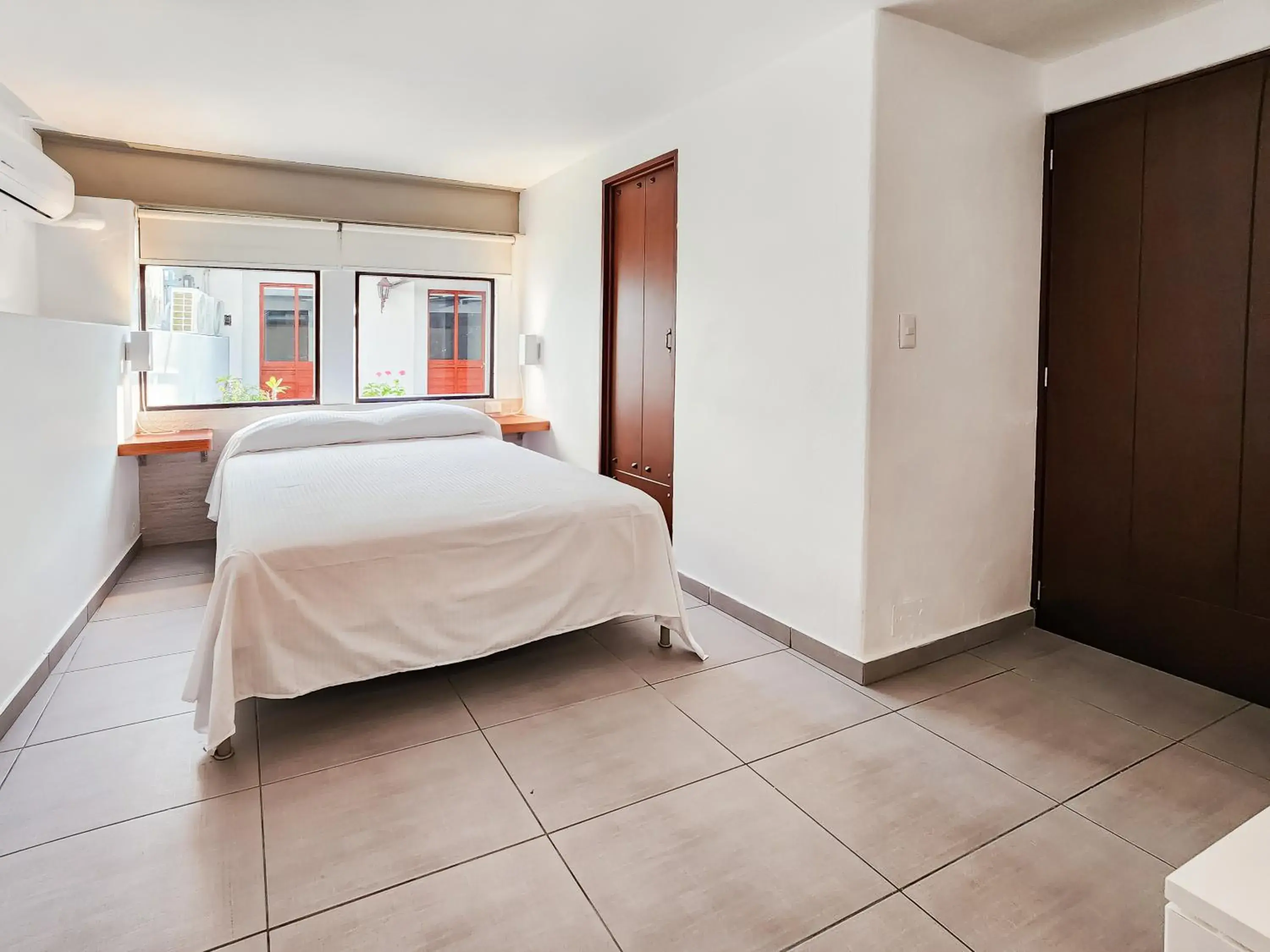 Double Room in Niebla Suites Double Room in Niebla Suites