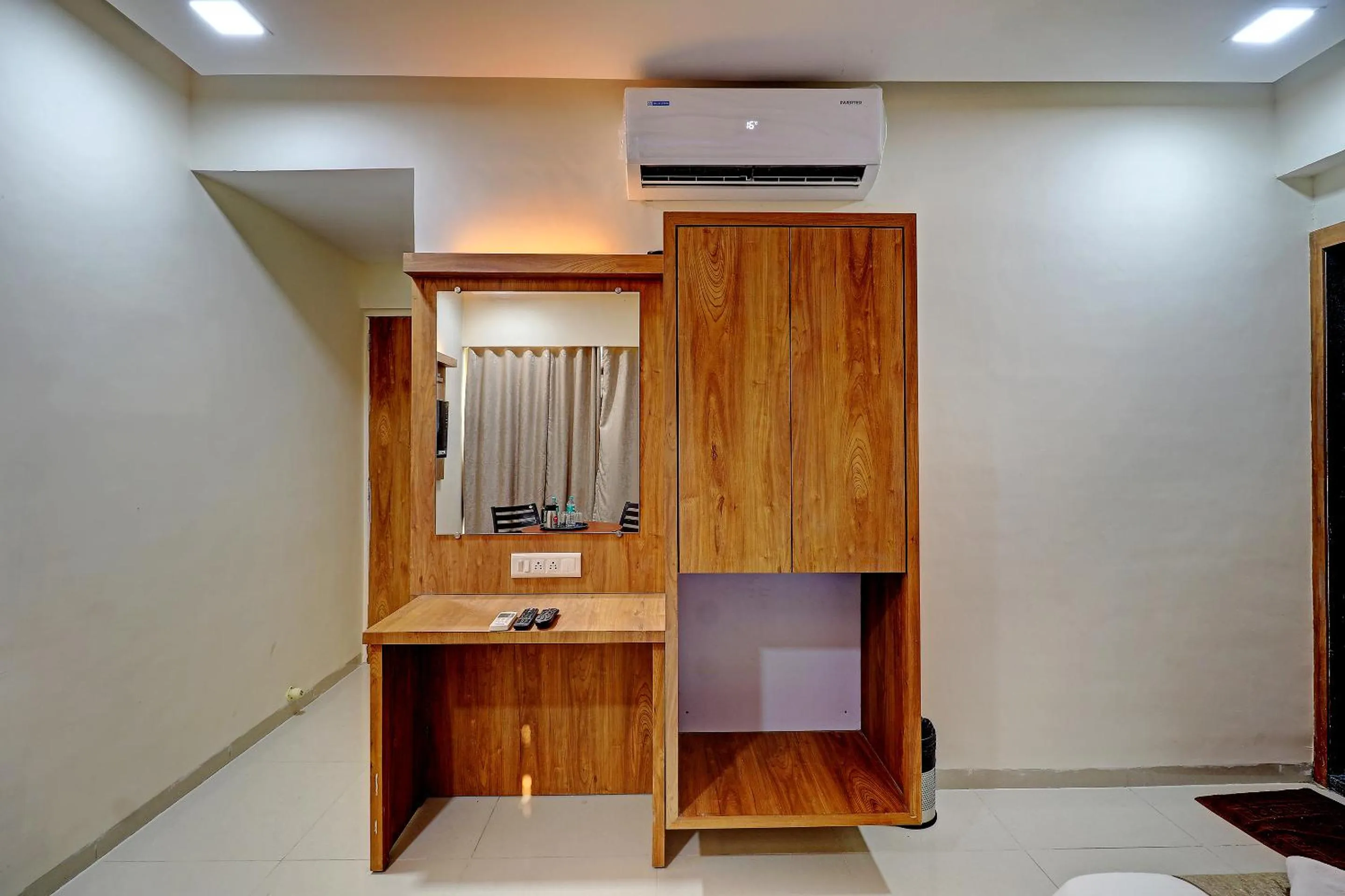 hair dresser in Sun Inn Residency Rabale