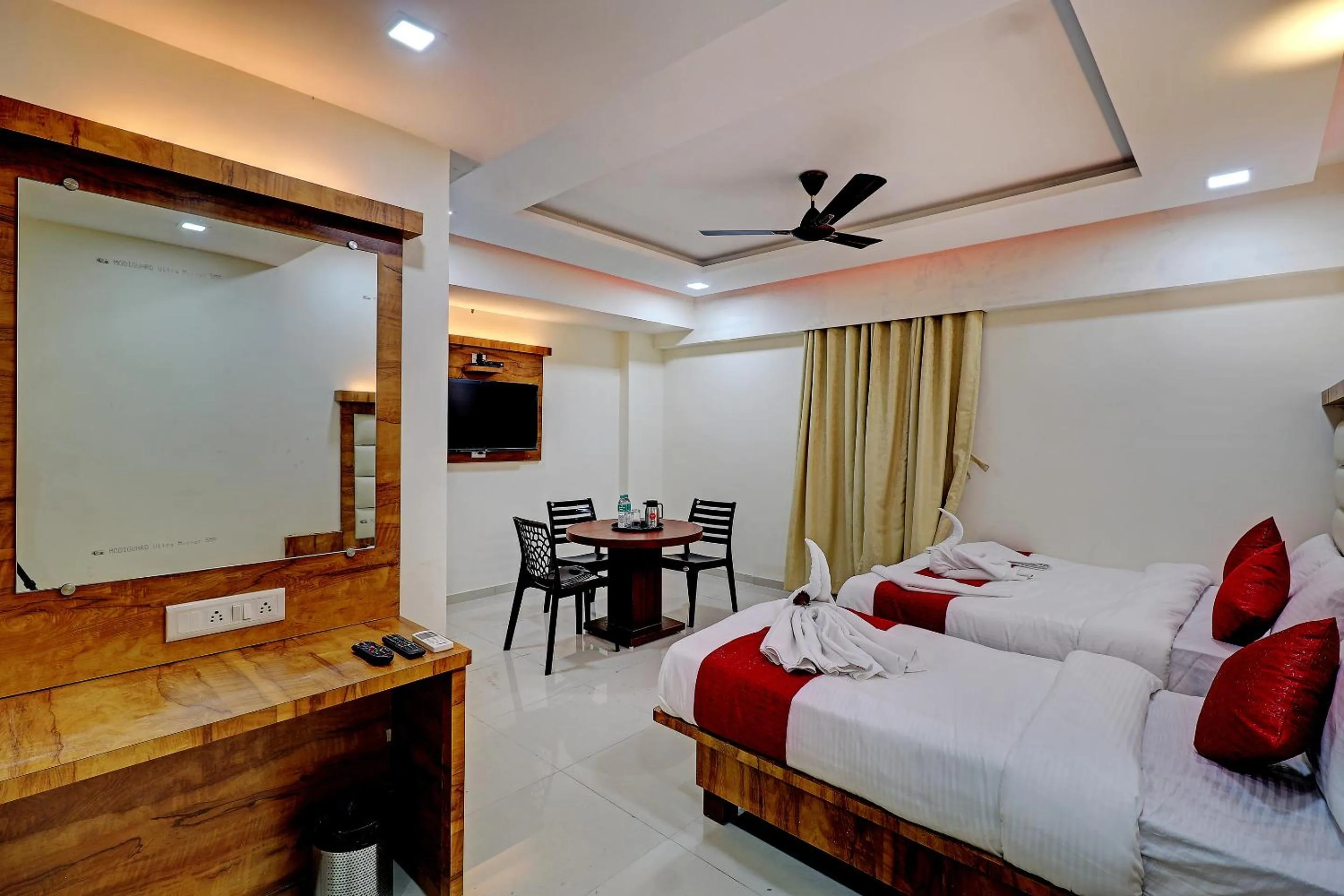 Bed in Sun Inn Residency Rabale