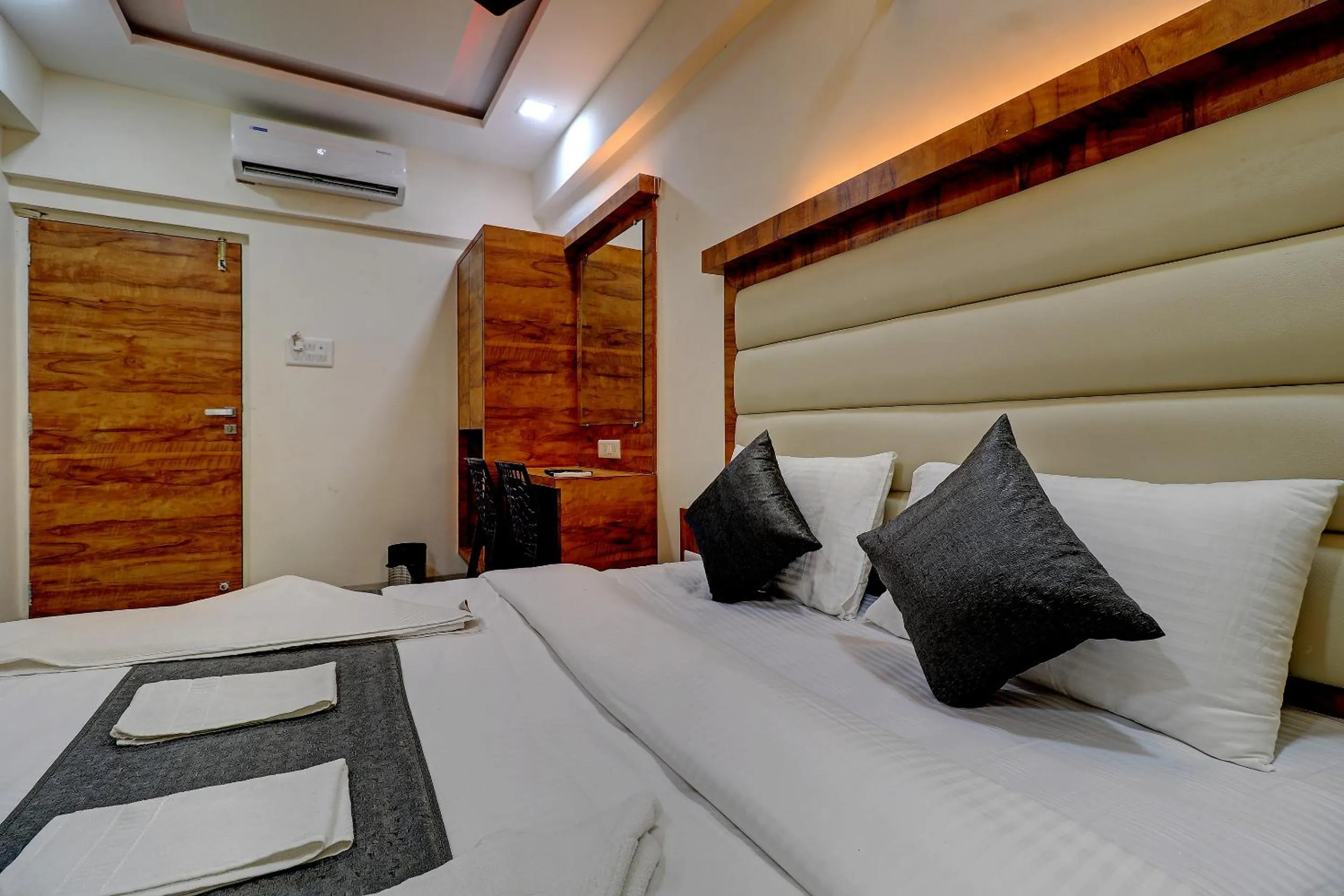 Living room, Bed in Sun Inn Residency Rabale