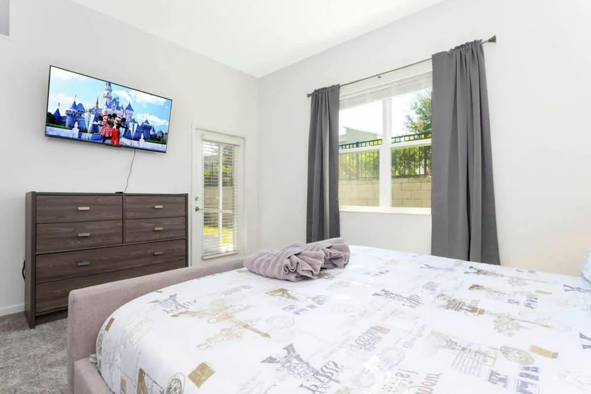 Bed in Family Friendly 2 Bd Close to Disney @Champions Gate 8899