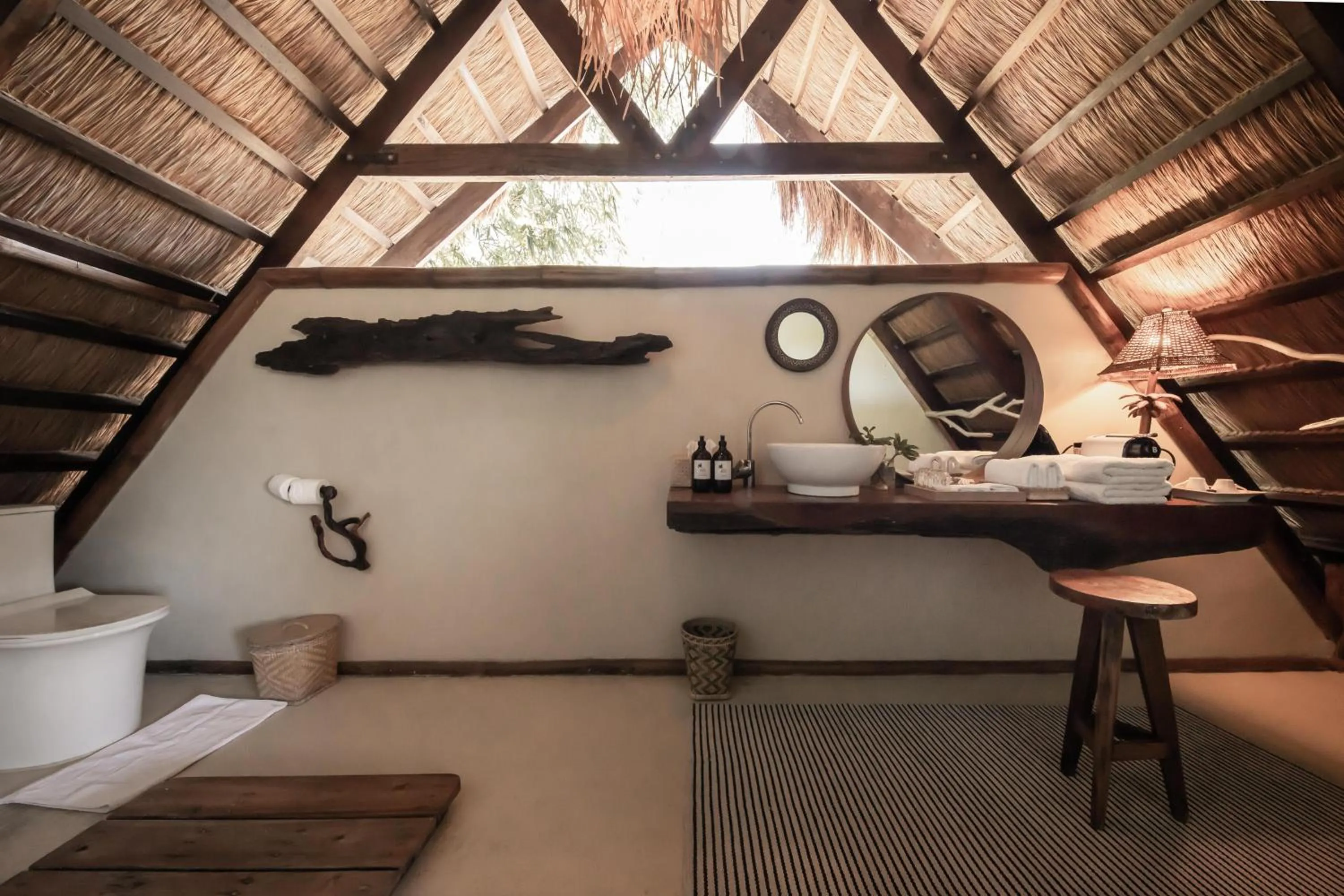 Toilet in The Beach House Ocam Ocam