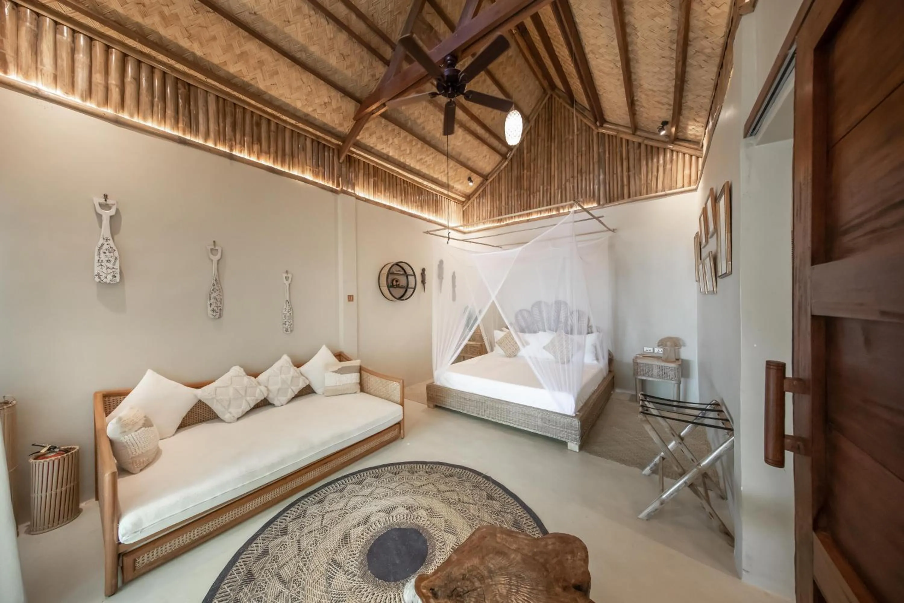 Photo of the whole room, Bed in The Beach House Ocam Ocam