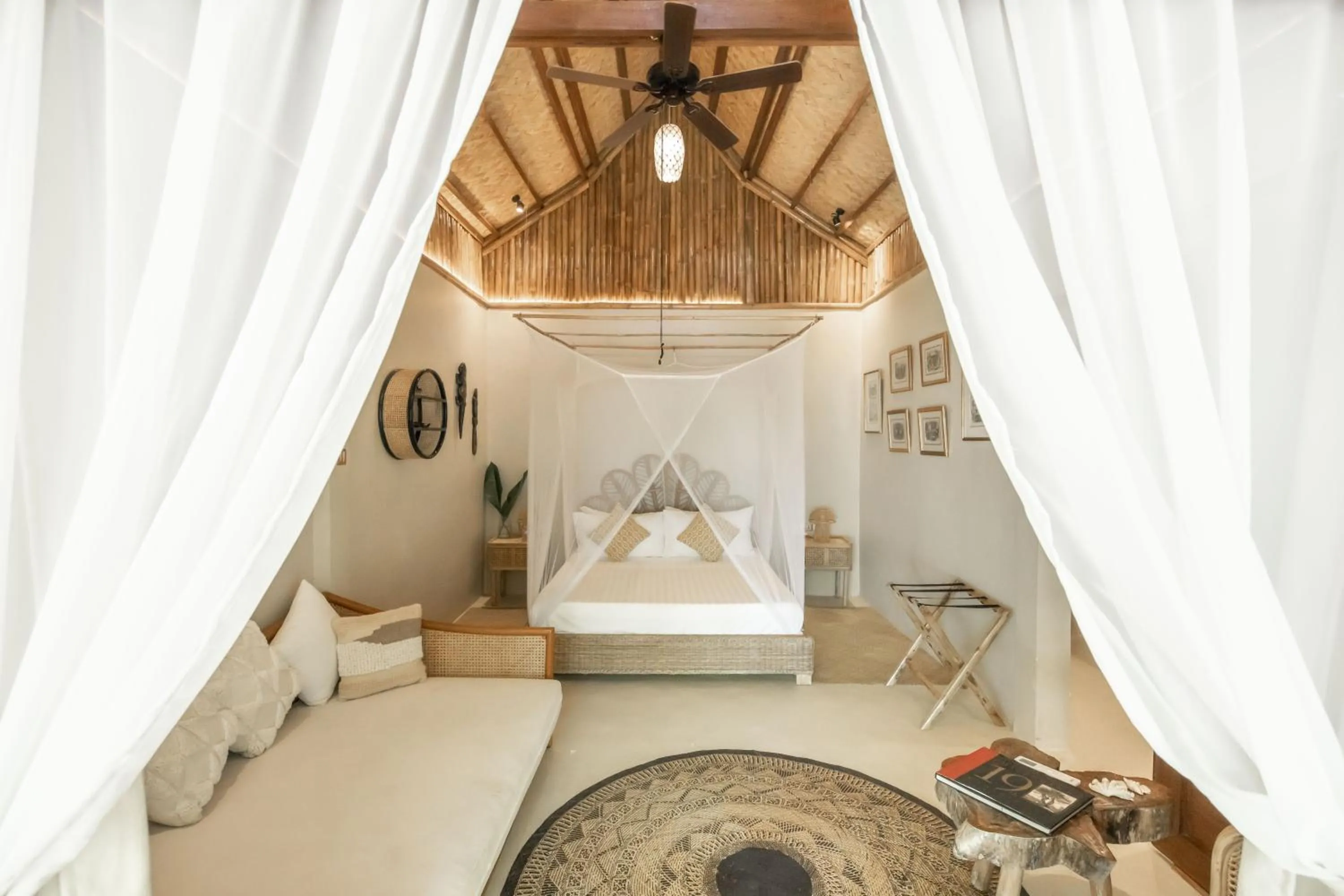 Photo of the whole room, Bed in The Beach House Ocam Ocam