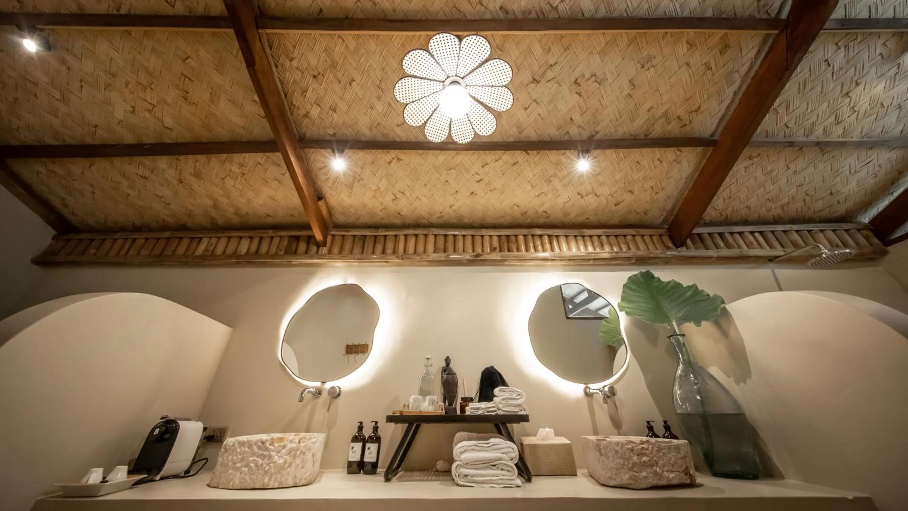 Bathroom in The Beach House Ocam Ocam