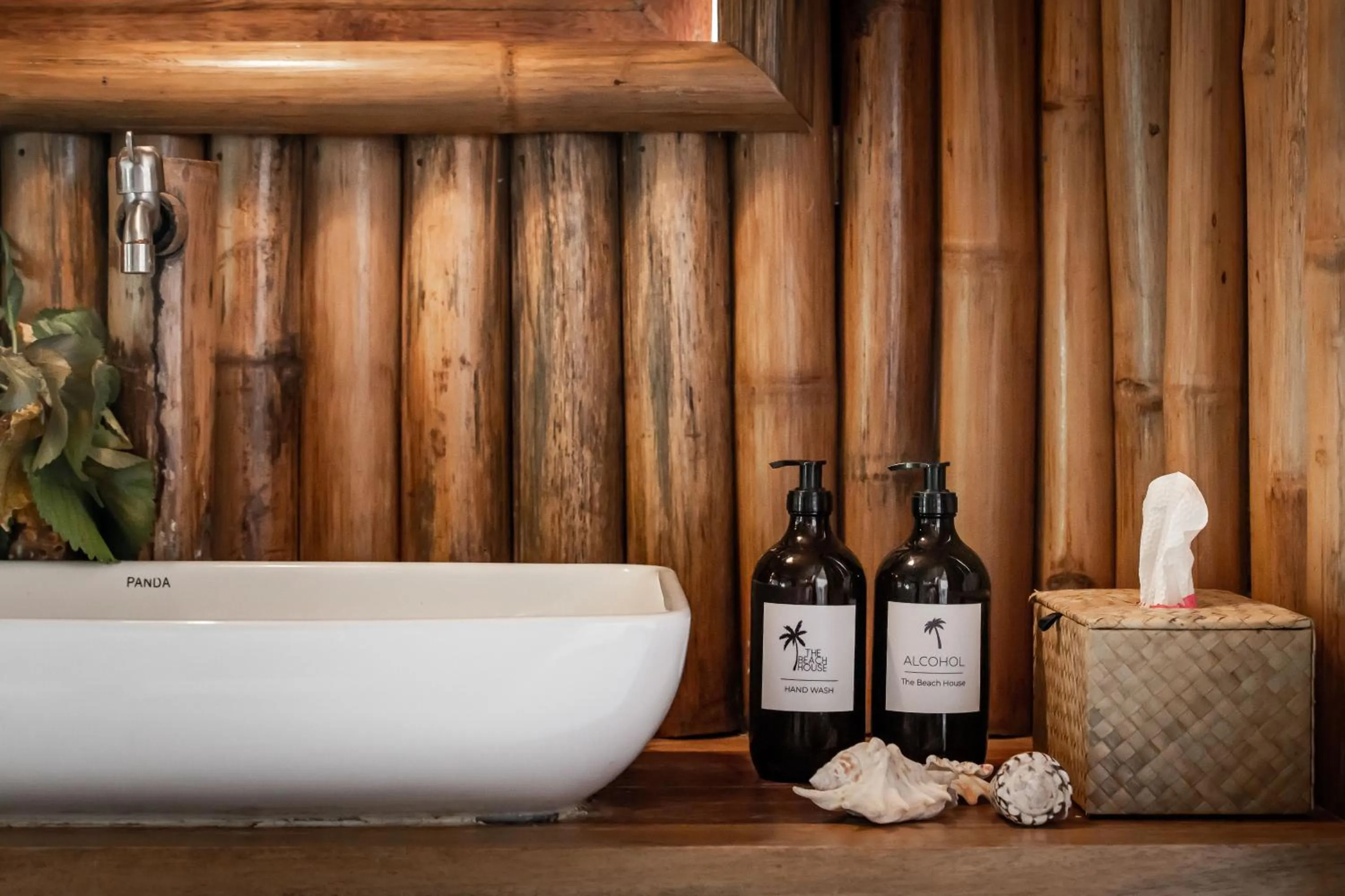Bathroom in The Beach House Ocam Ocam