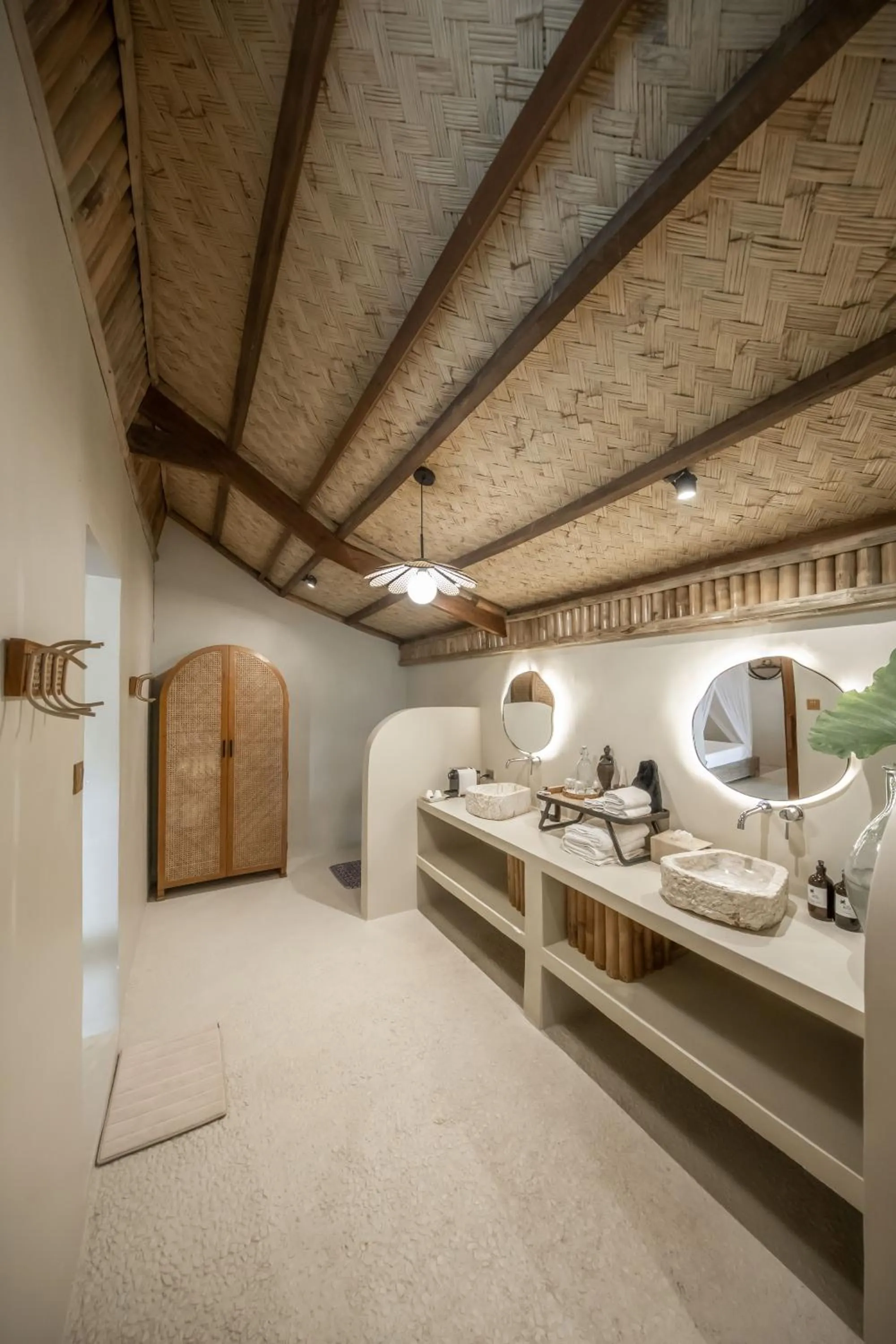 Toilet, Bed in The Beach House Ocam Ocam