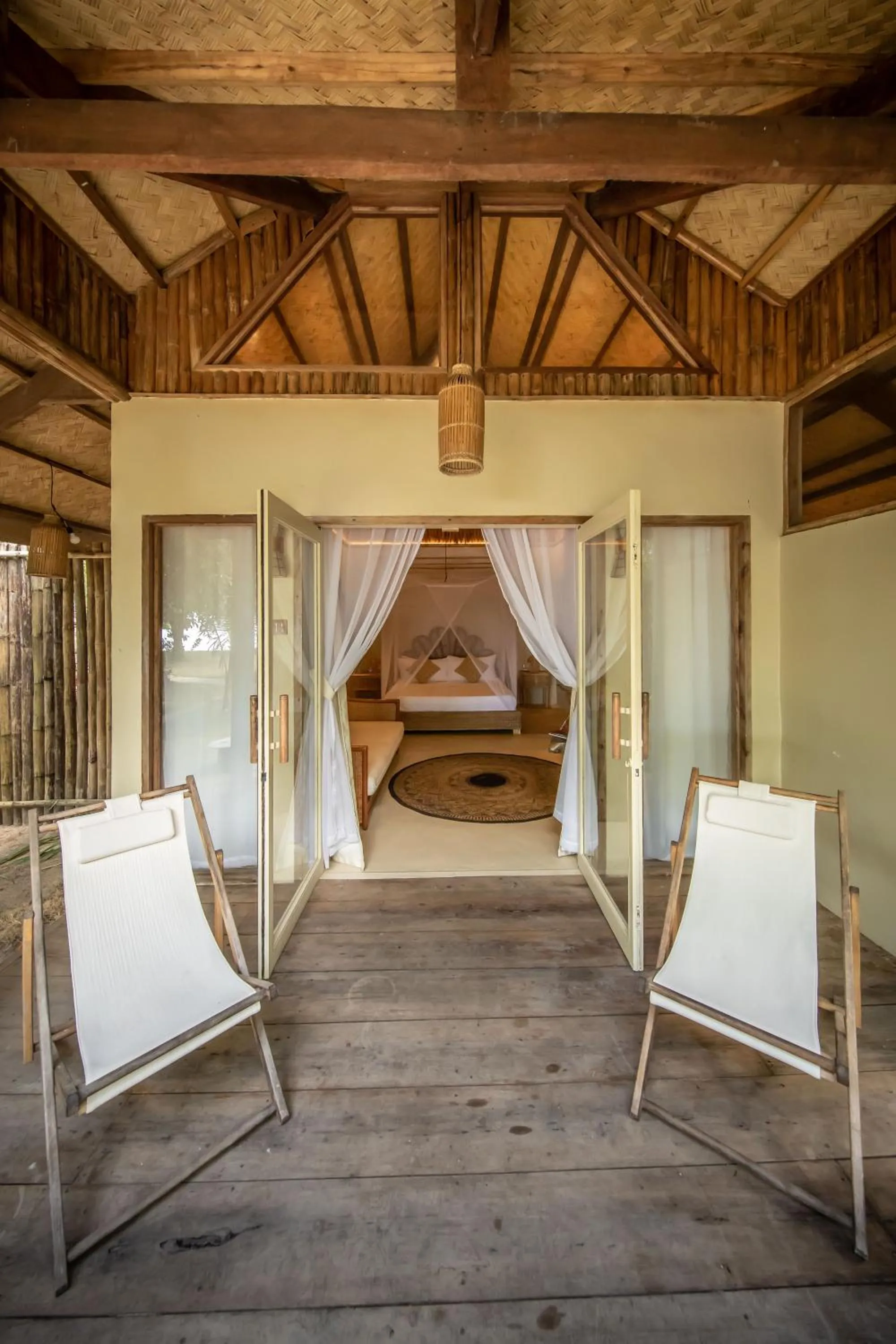 Facade/entrance in The Beach House Ocam Ocam