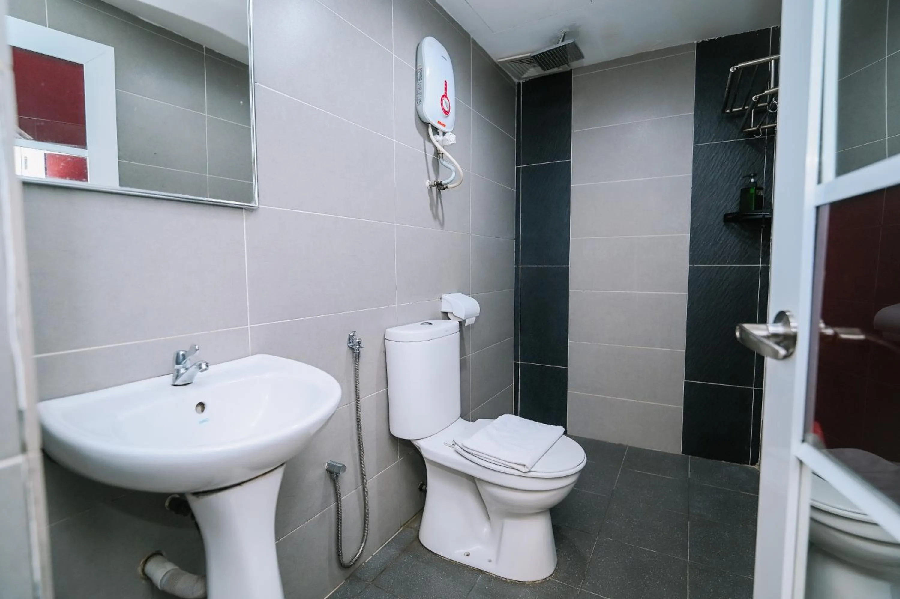 Swing & Pillows - PJ SS2