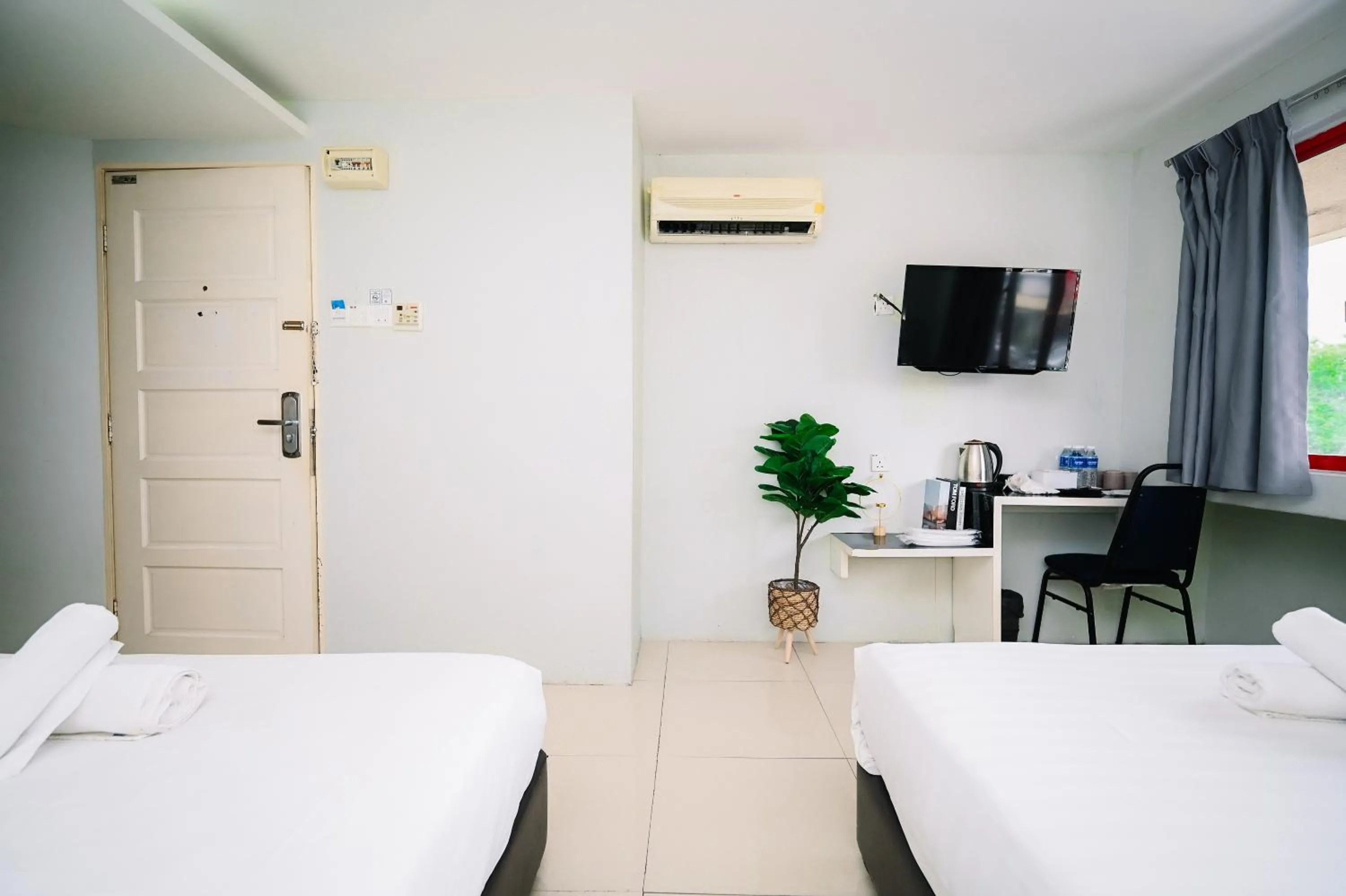 Bed in Swing & Pillows - PJ SS2