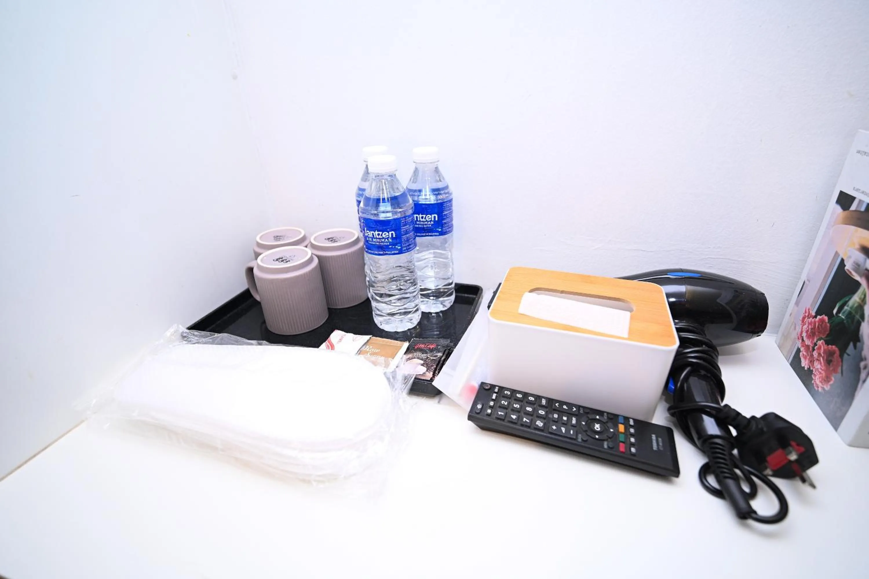 Swing & Pillows - PJ SS2