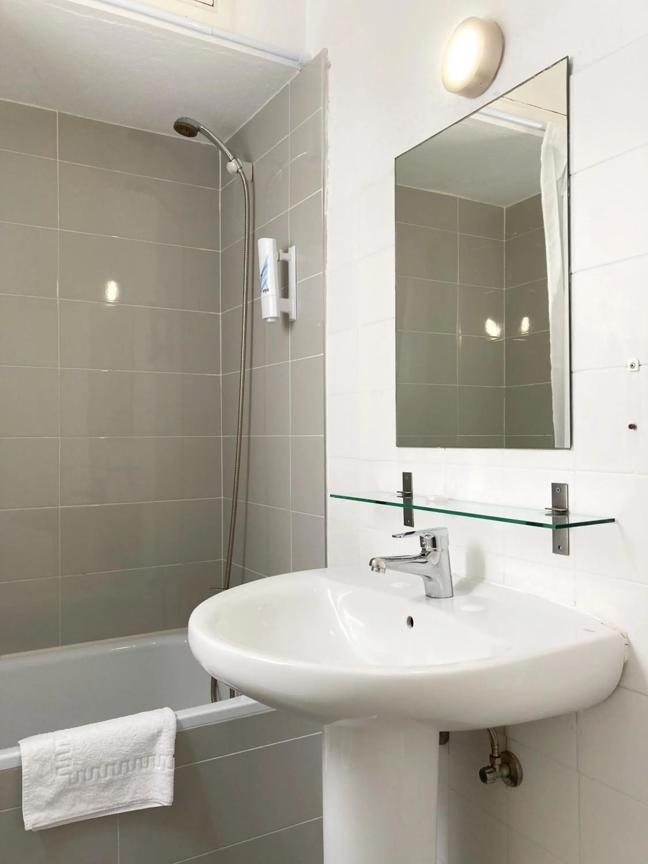 Bathroom in Hostal Paco Marbella