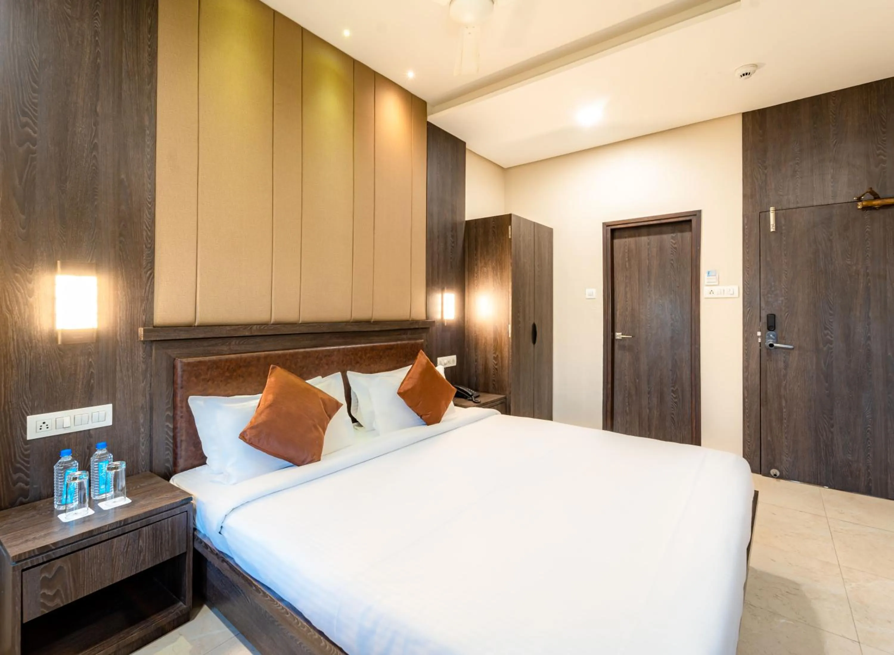 Bed in Enrise by Sayaji Harda