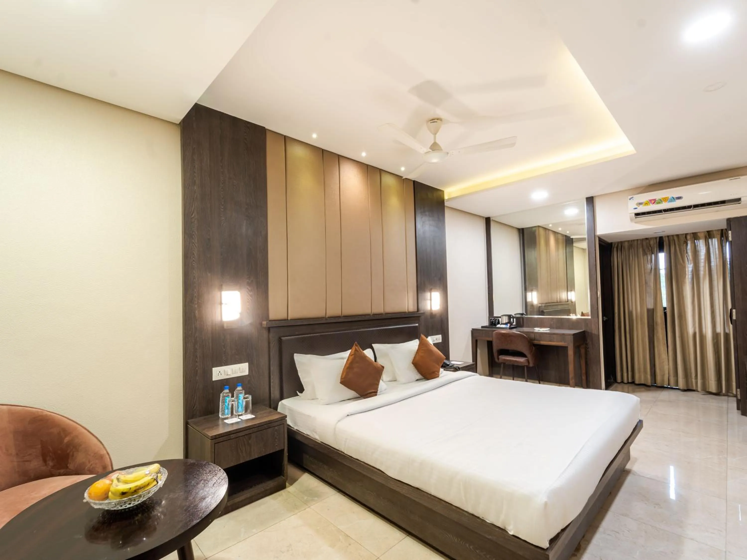 Bed in Enrise by Sayaji Harda