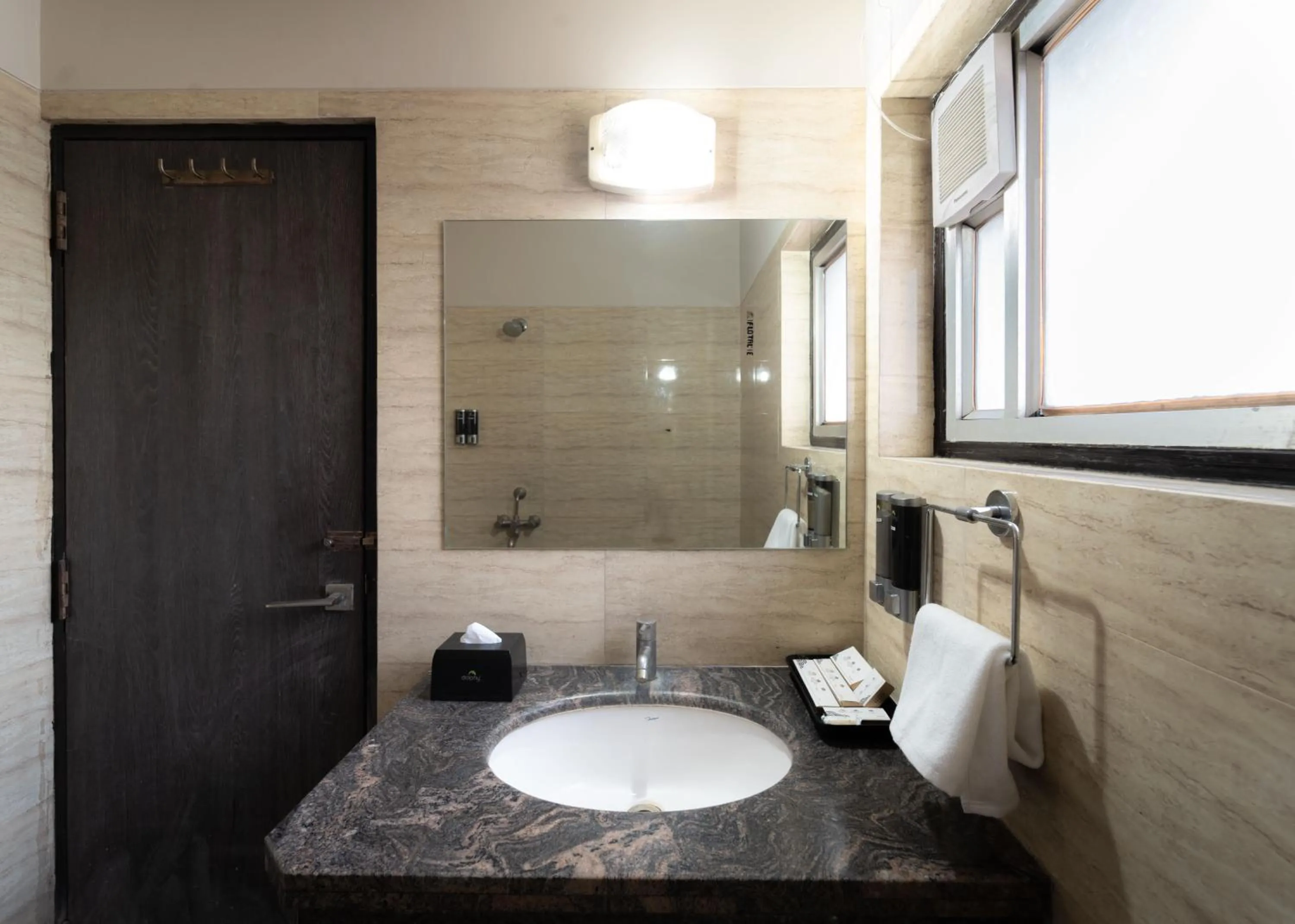 Shower in Enrise by Sayaji Harda