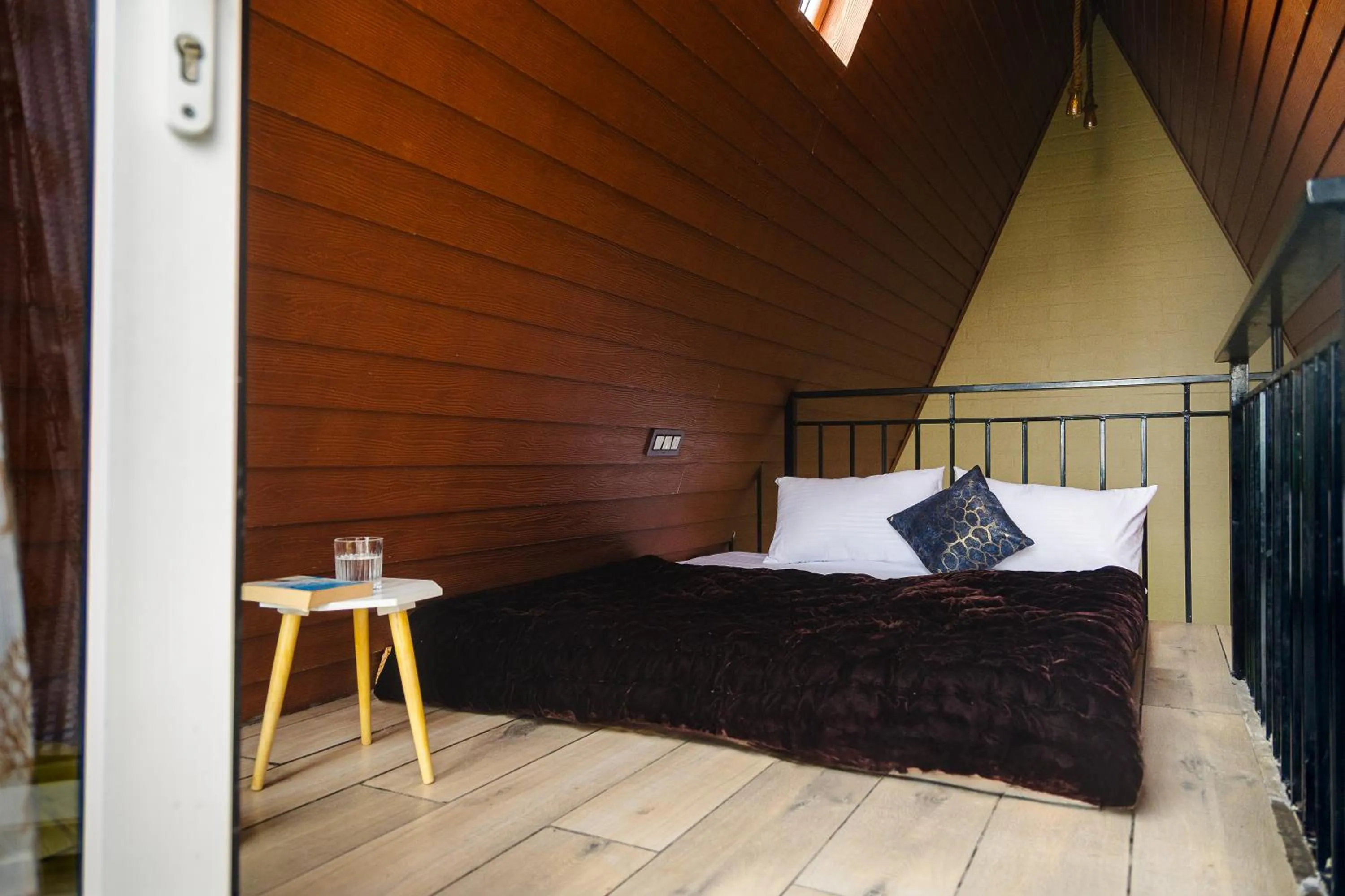 Bed in The Soul Stroll Cottages Retreat