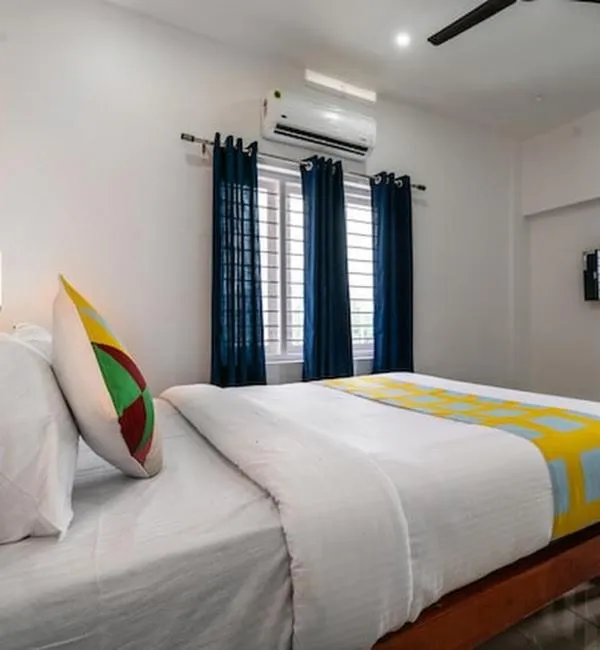 Photo of the whole room, Bed in Green View Executive Stay's