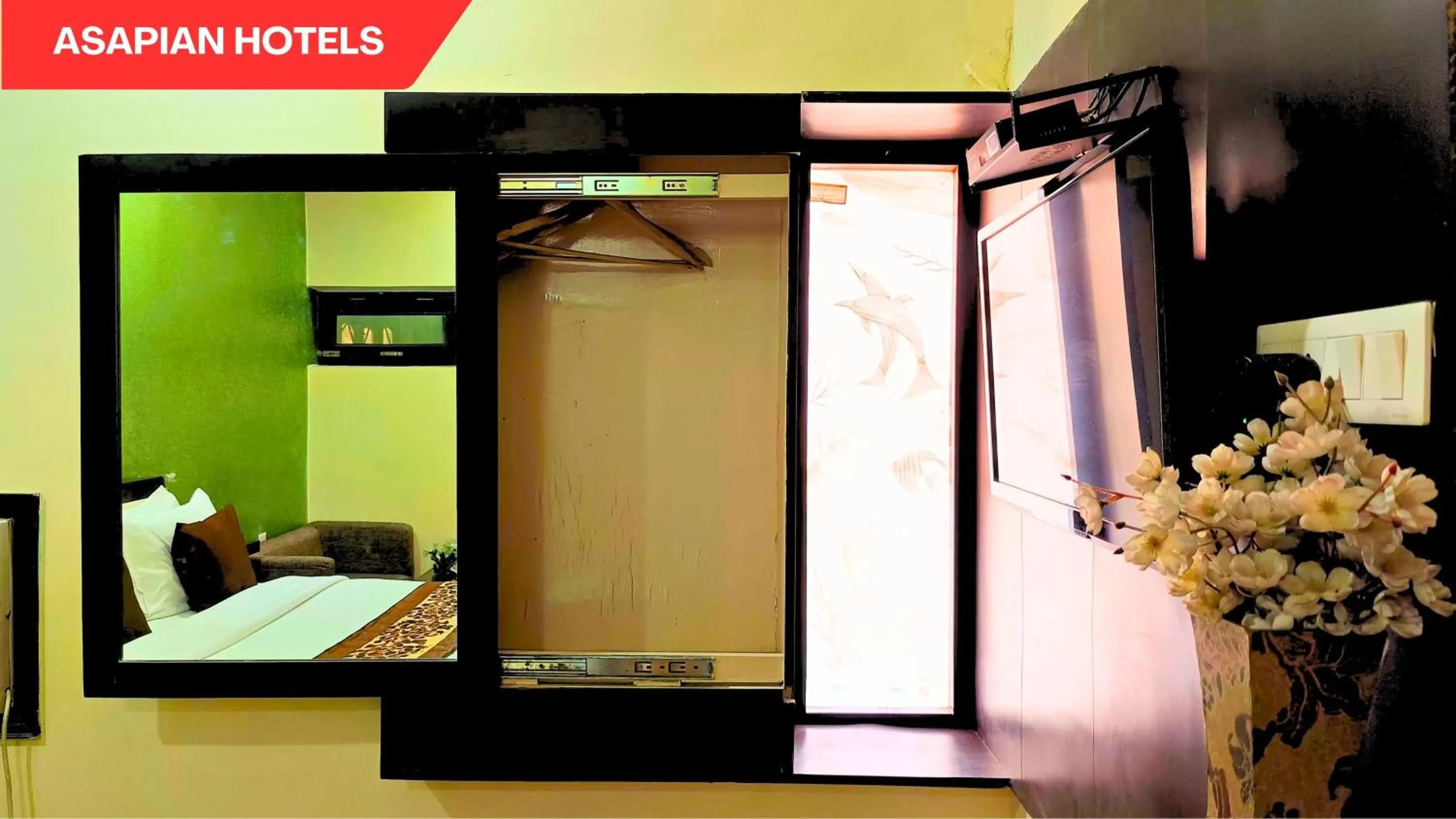 View (from property/room), Bed in Hotel Vijay Deluxe