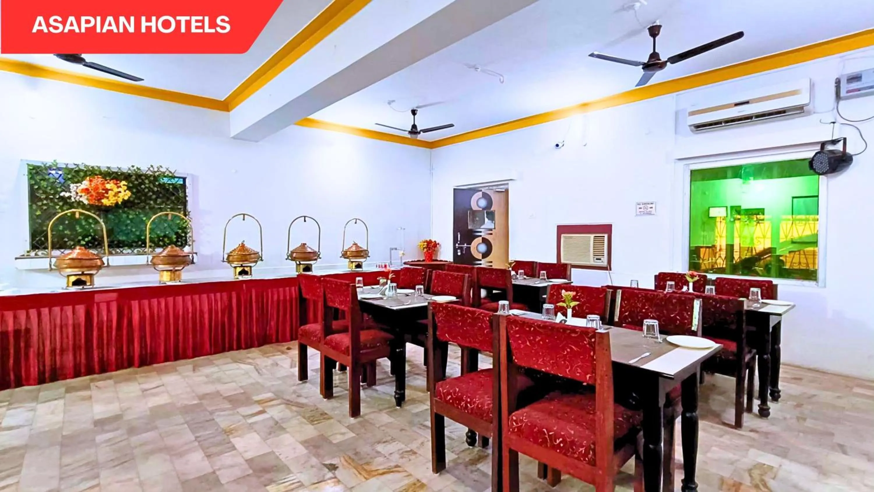 Restaurant/places to eat in Hotel Vijay Deluxe