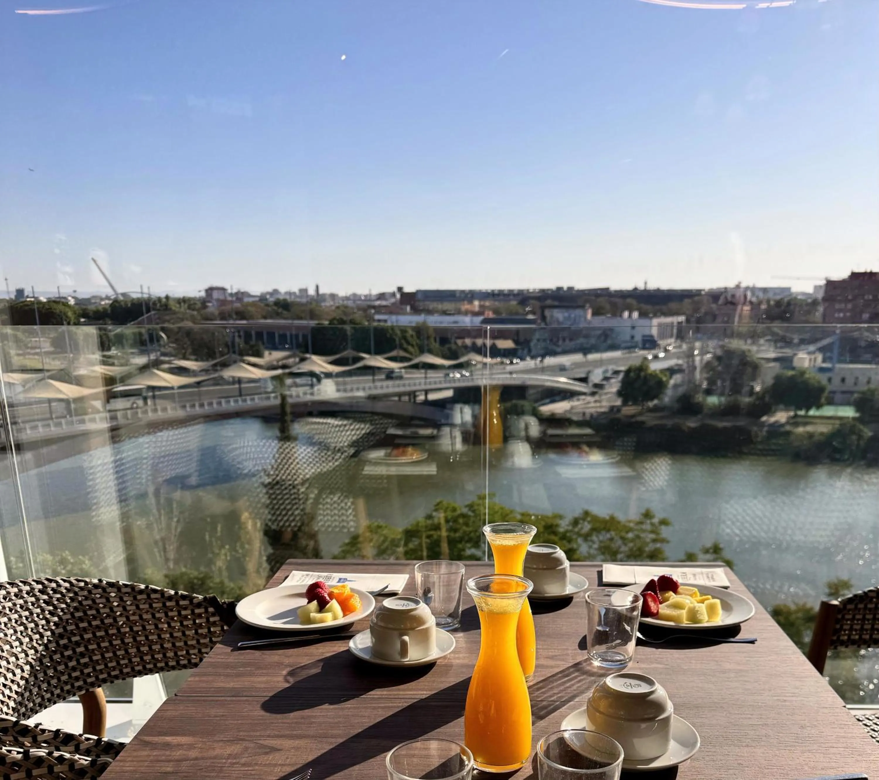 Food and drinks in Ribera de Triana Hotel