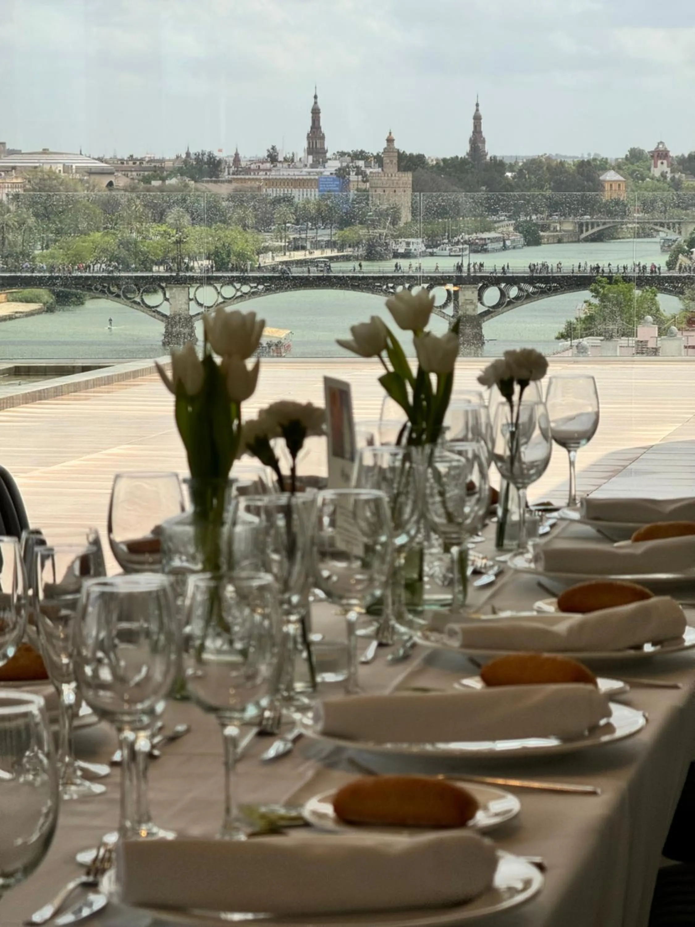 Restaurant/places to eat in Ribera de Triana Hotel