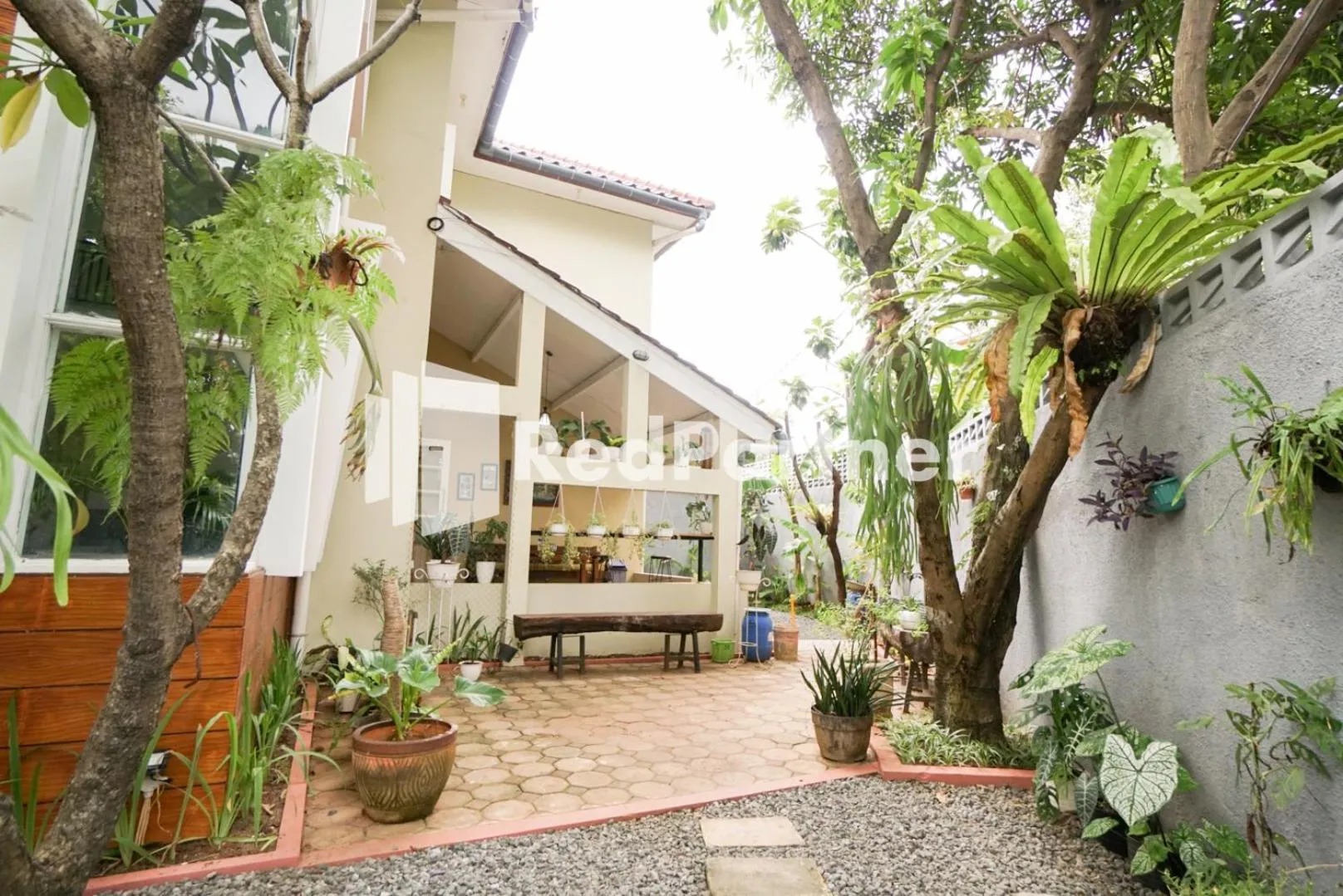 Garden in Fazza Syariah Mitra RedDoorz