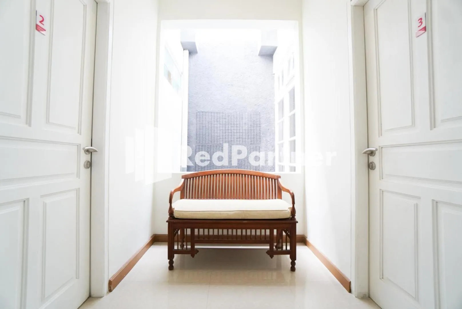 Living room in Fazza Syariah Mitra RedDoorz