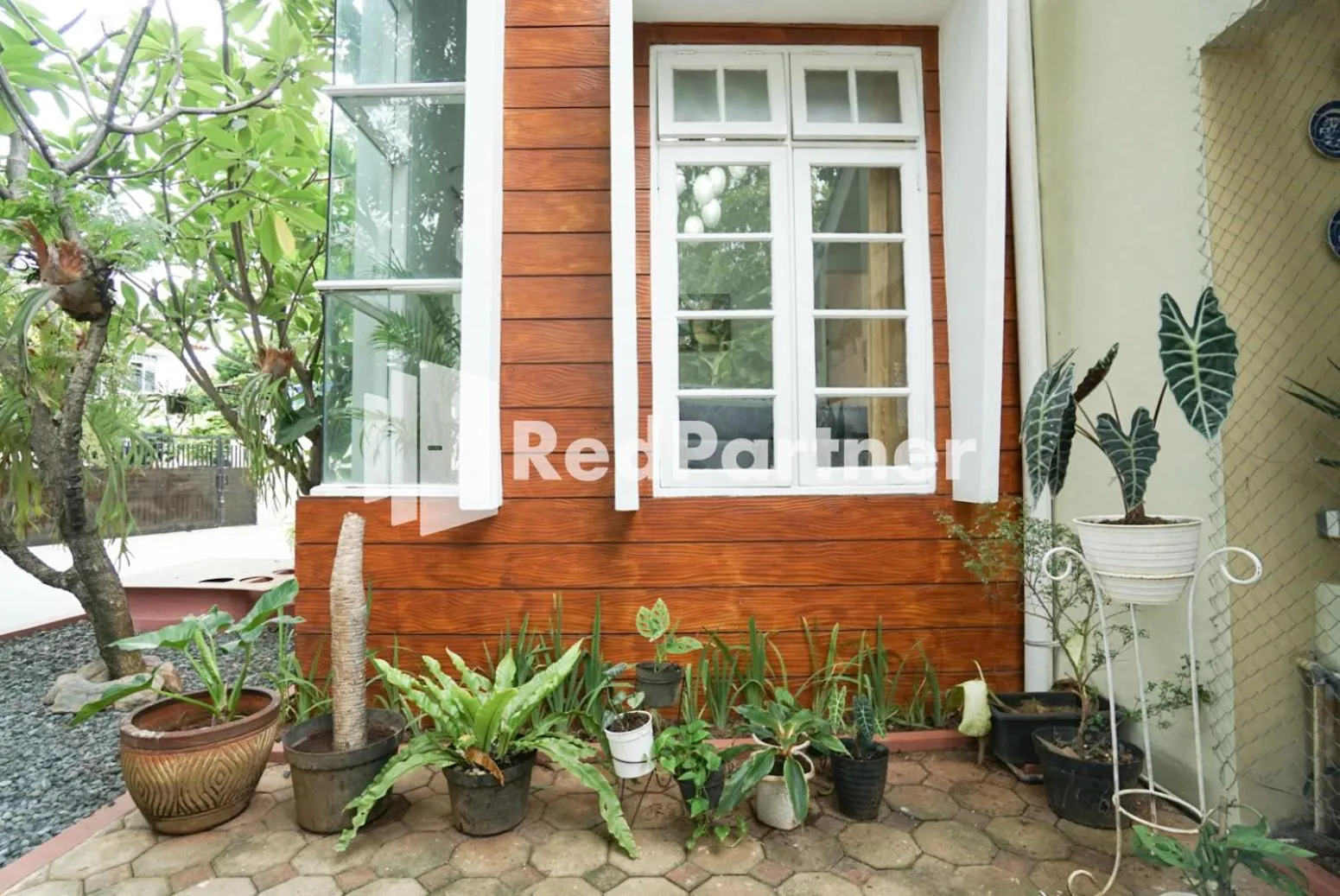 Garden in Fazza Syariah Mitra RedDoorz