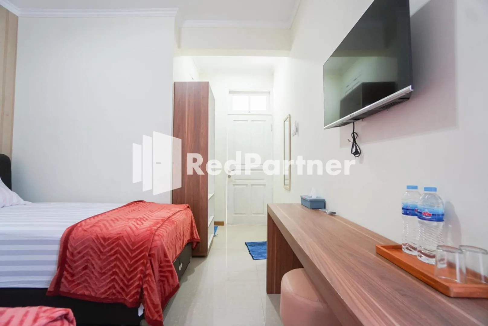 Bedroom, Bed in Fazza Syariah Mitra RedDoorz