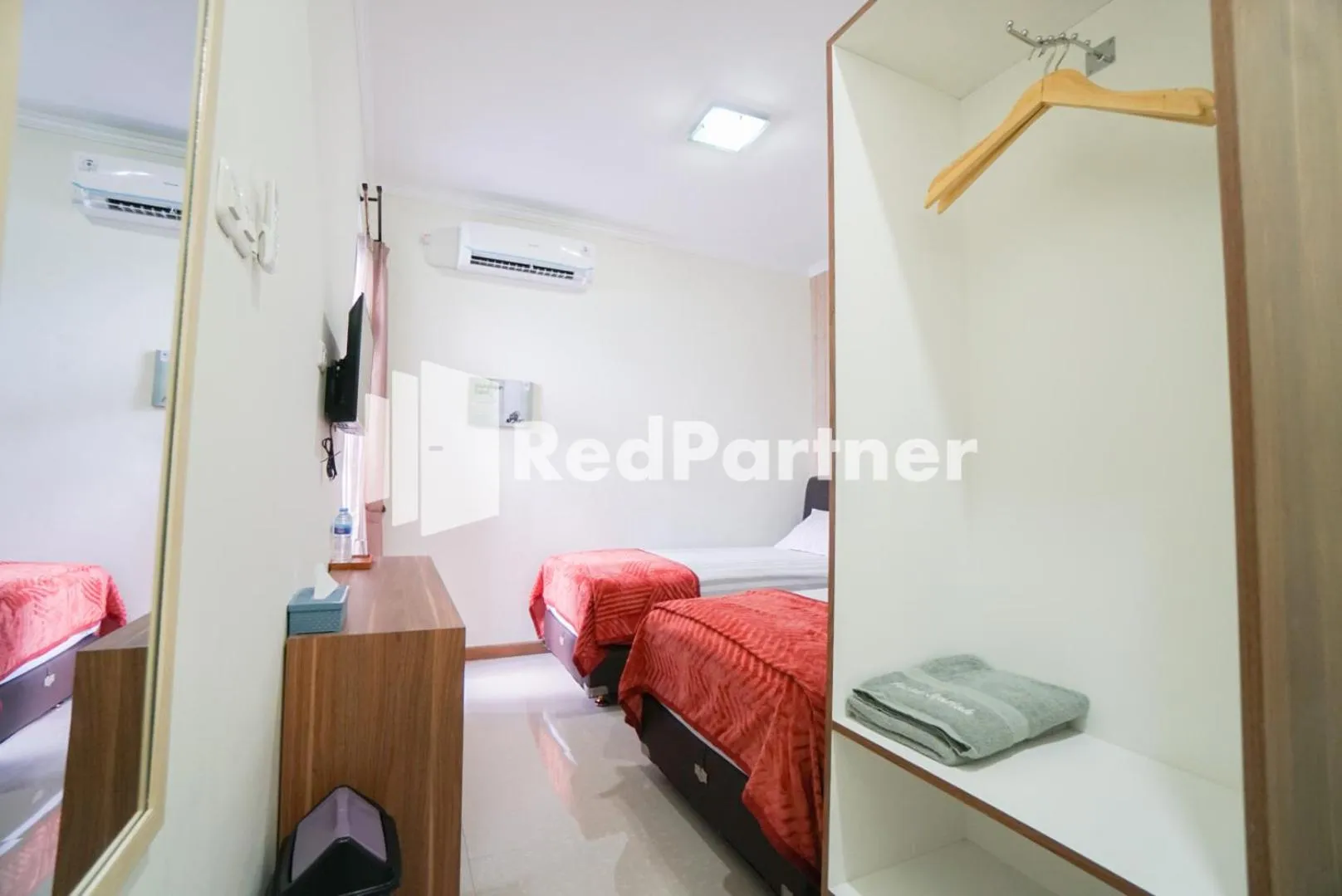 Bedroom, Bed in Fazza Syariah Mitra RedDoorz