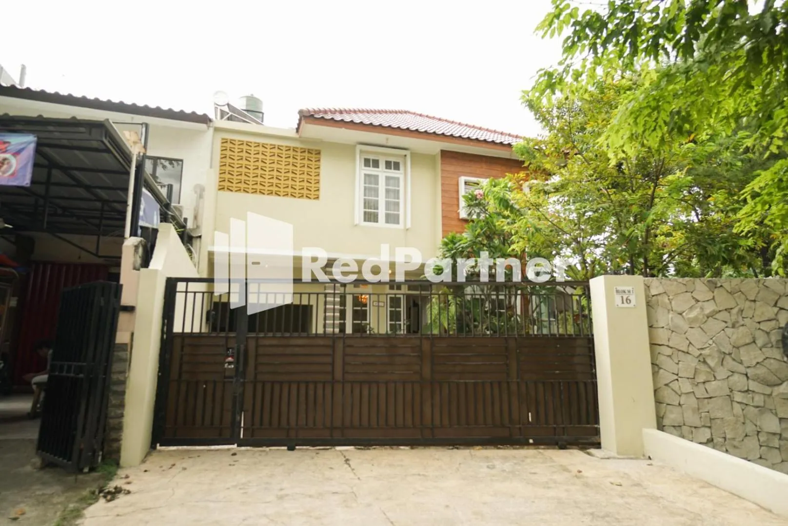 Property building in Fazza Syariah Mitra RedDoorz