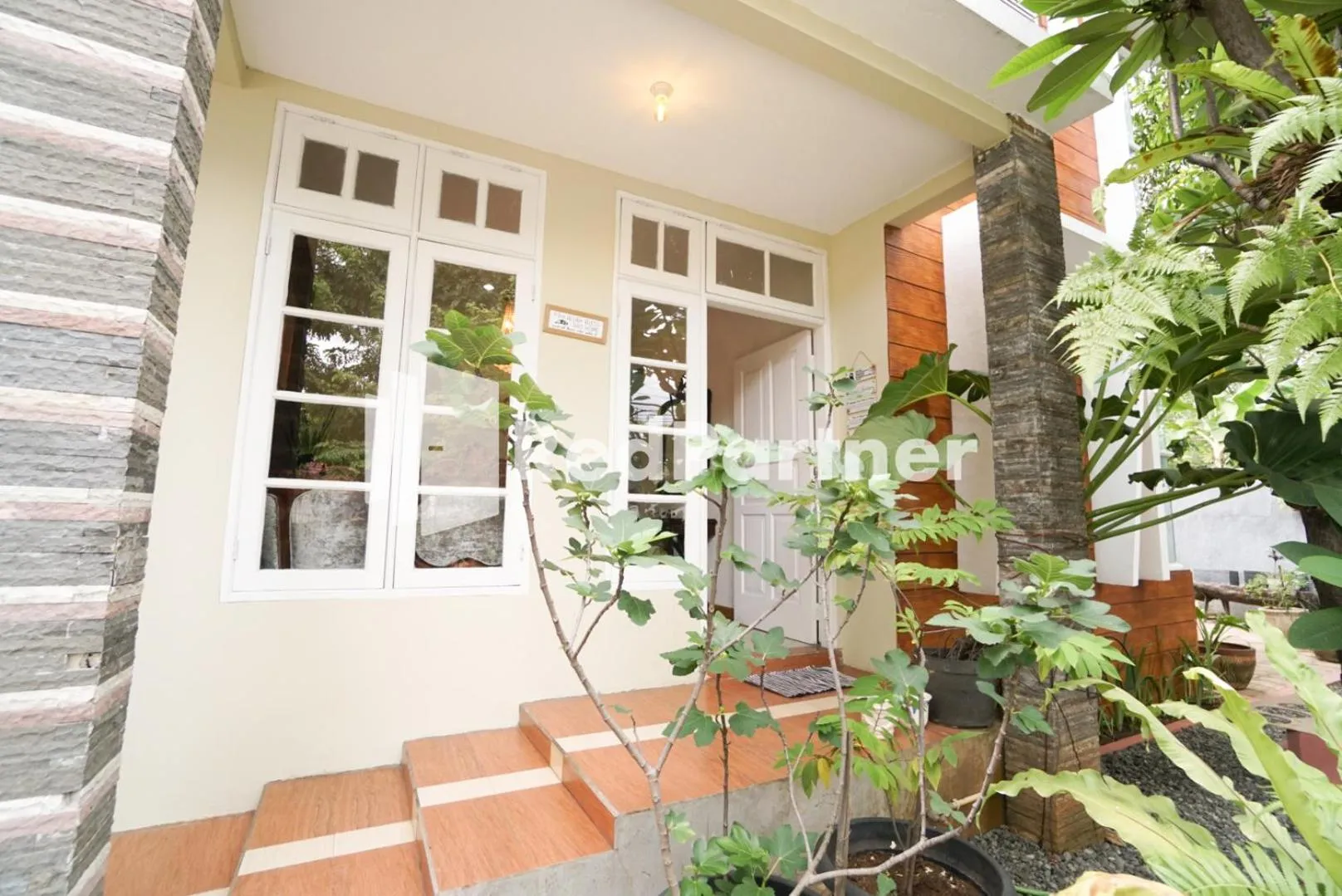 Facade/entrance in Fazza Syariah Mitra RedDoorz