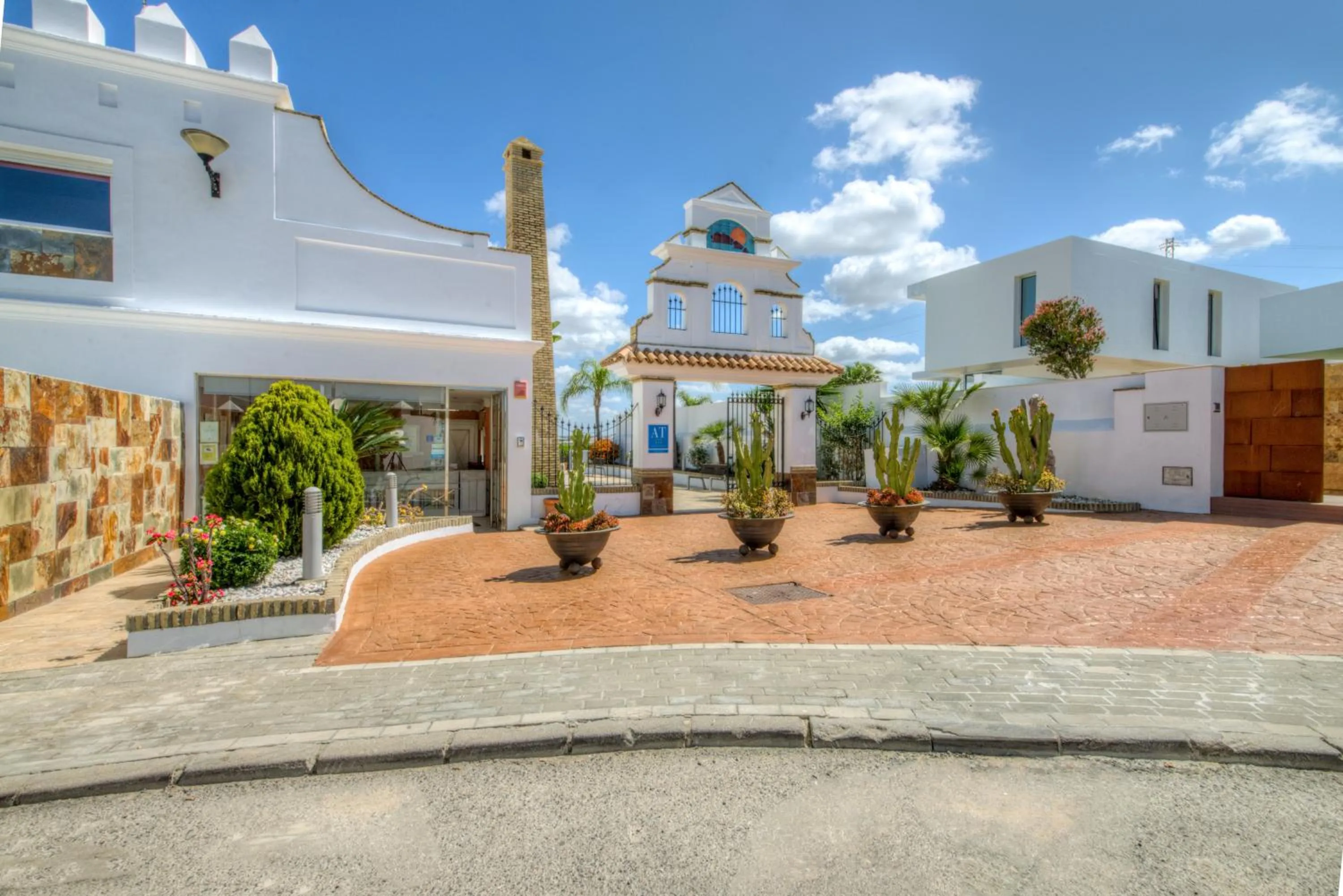 Facade/entrance in Apartamentos Piedramar