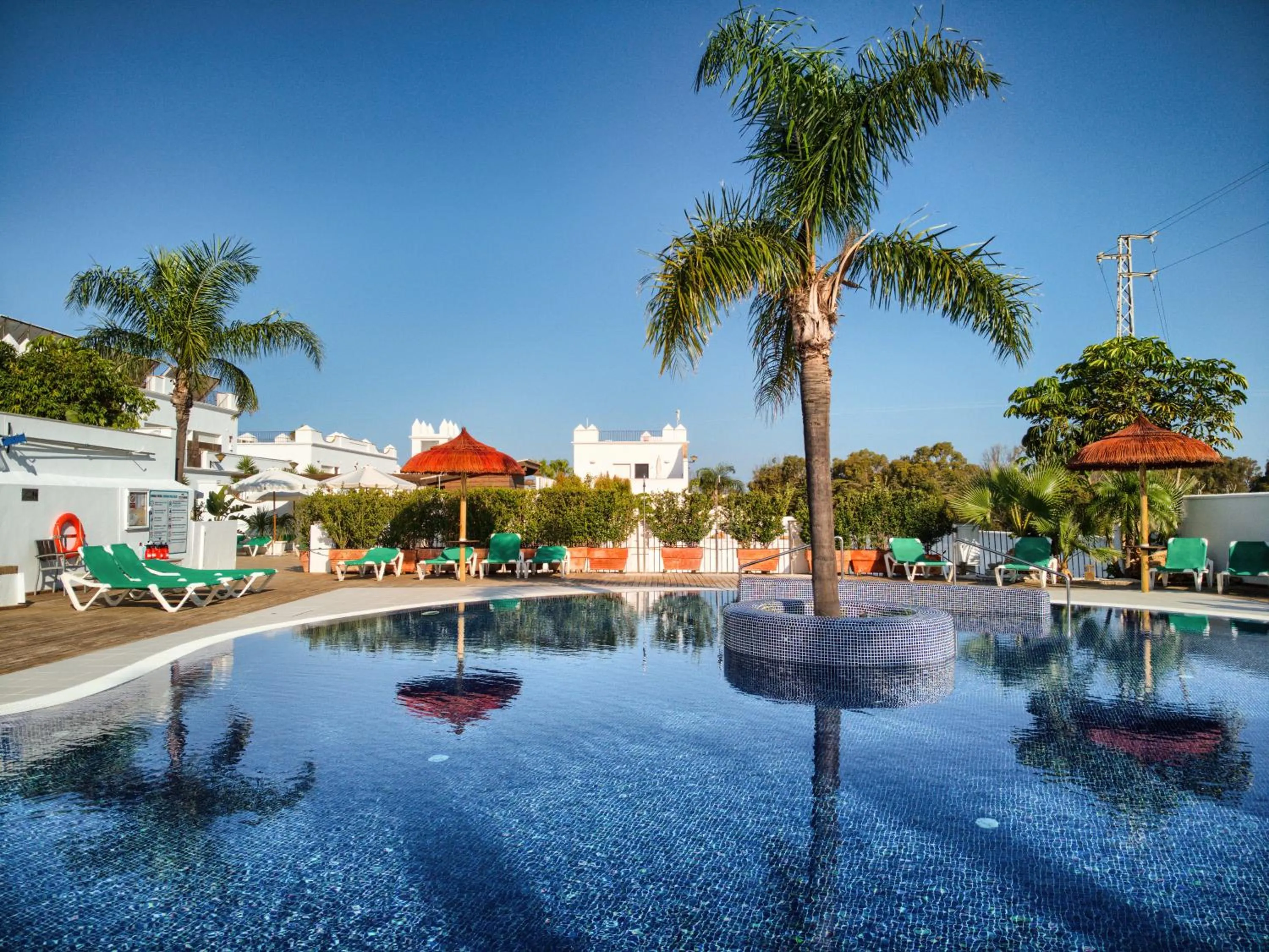 Swimming pool in Apartamentos Piedramar