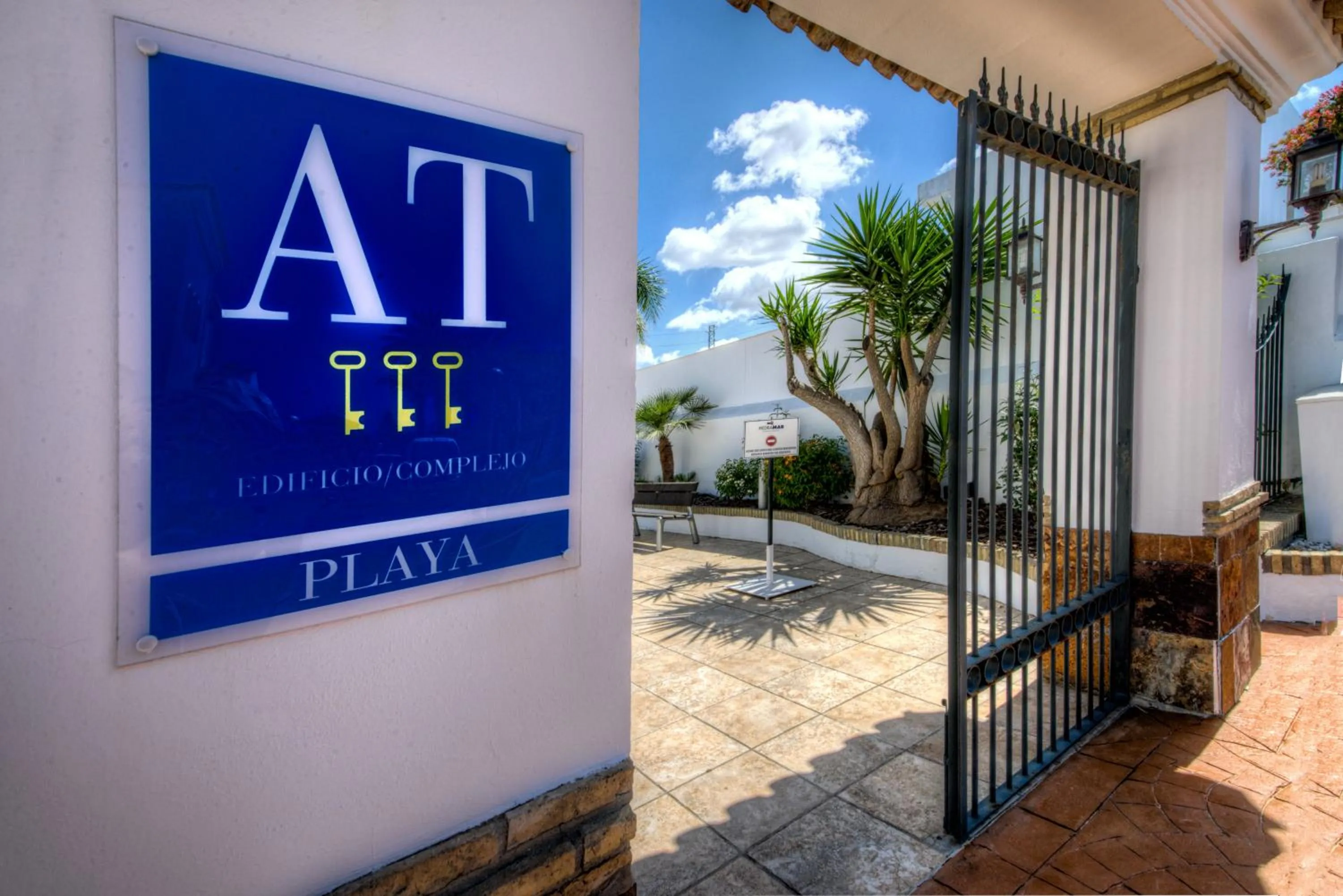 Facade/entrance in Apartamentos Piedramar