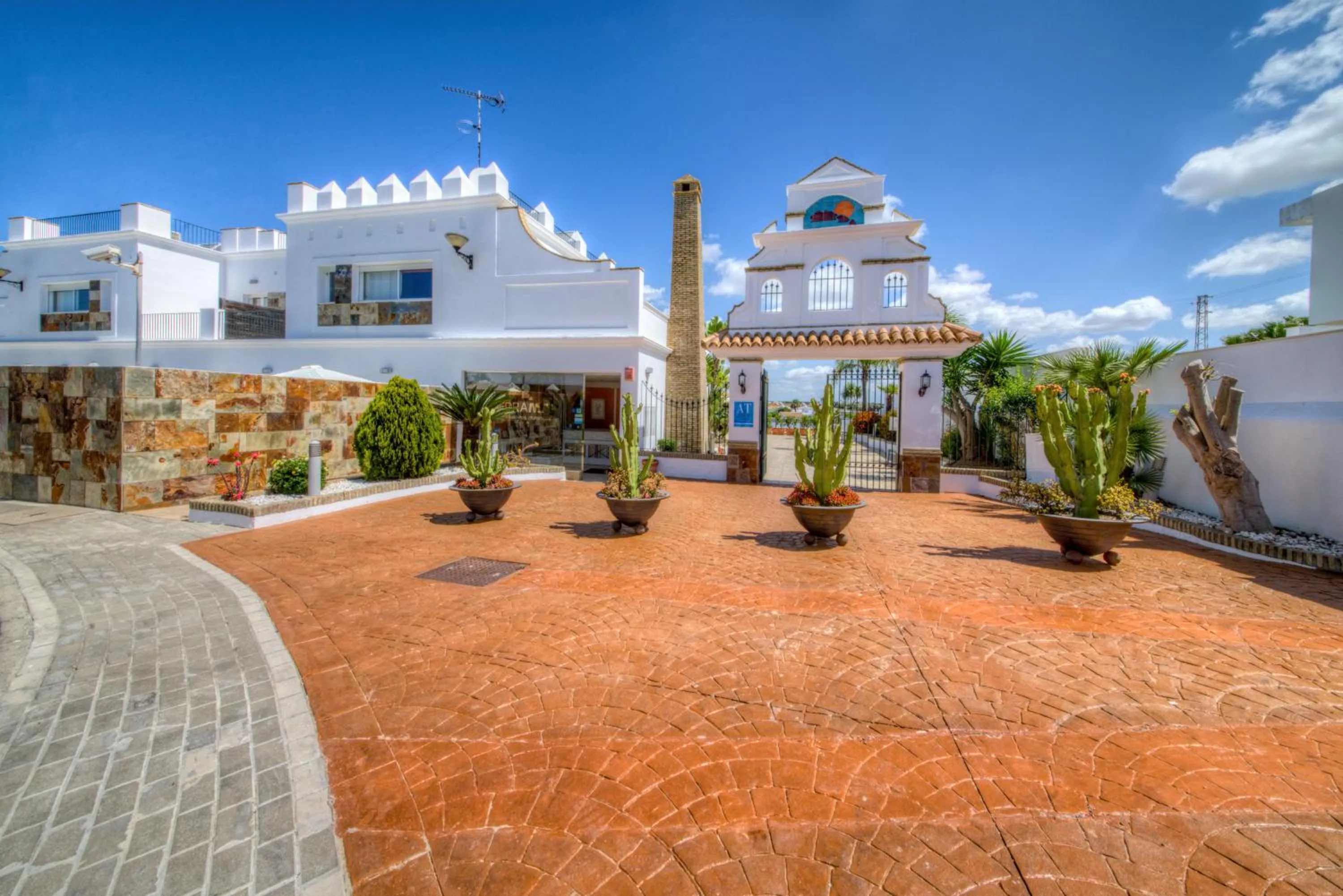 Facade/entrance in Apartamentos Piedramar